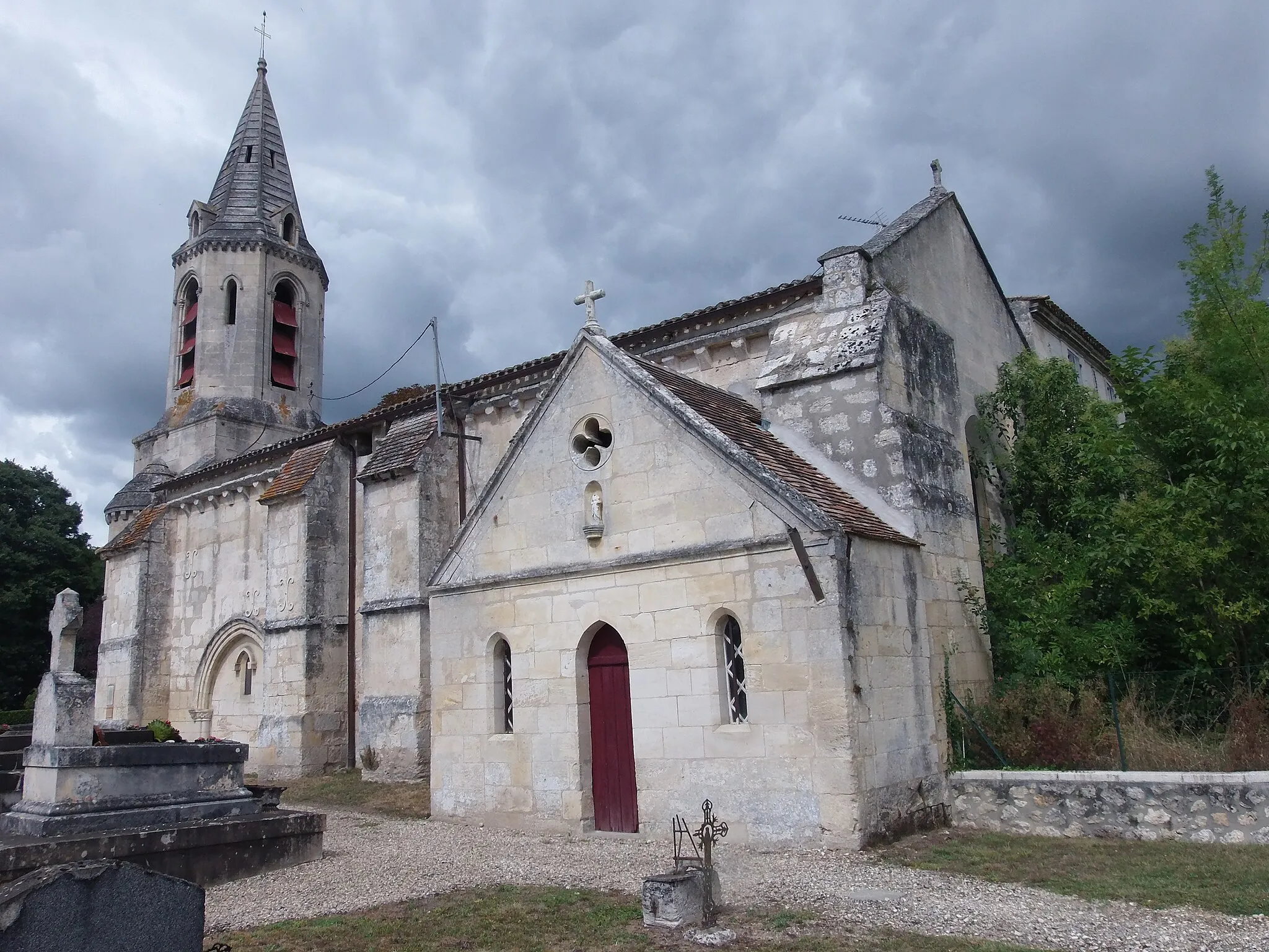 Photo showing: Église de Saint-Germain-de-la-Rivière (Gironde, France).