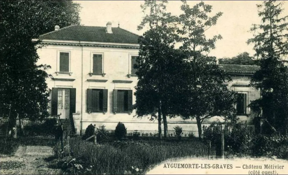 Photo showing: Ayguemorte-les-Graves on post-cards