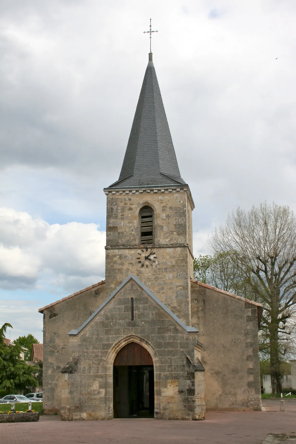 Photo showing: Eglise Saint-Jean-Baptiste de Canéjan (2012)