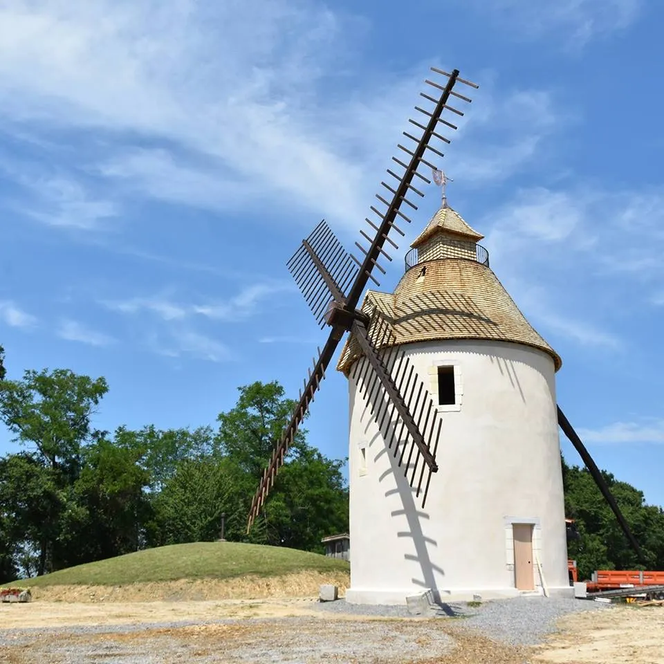 Photo showing: Moulin à vent de Bénesse-lès-dax