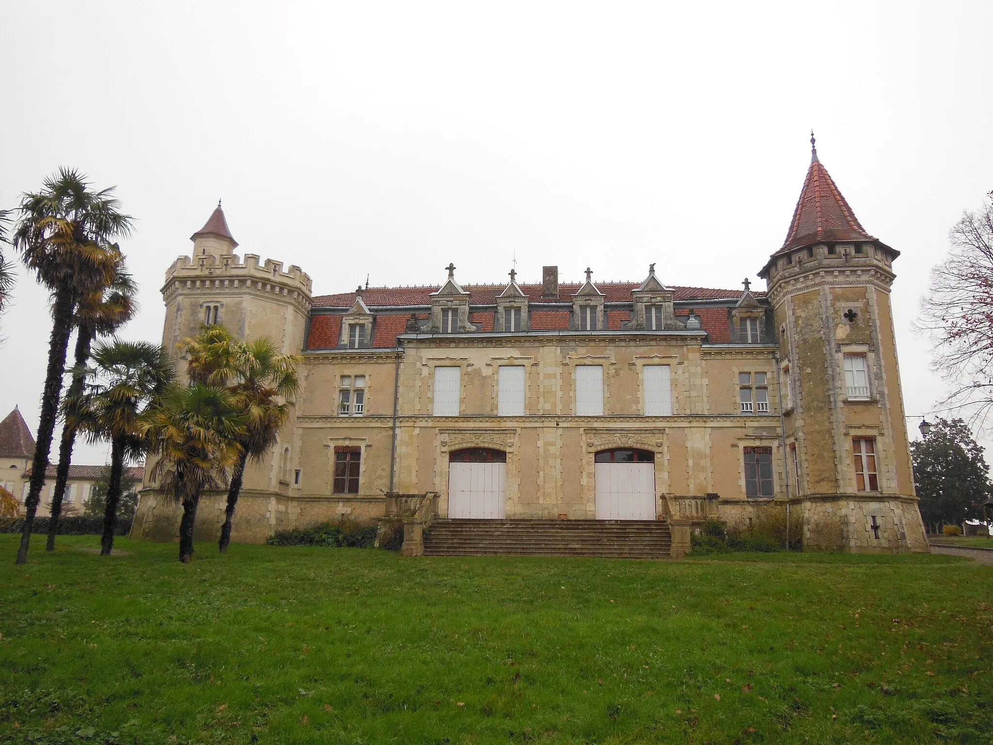 Photo showing: Château de Poudenx, à Saint-Cricq-Chalosse (Landes, France)