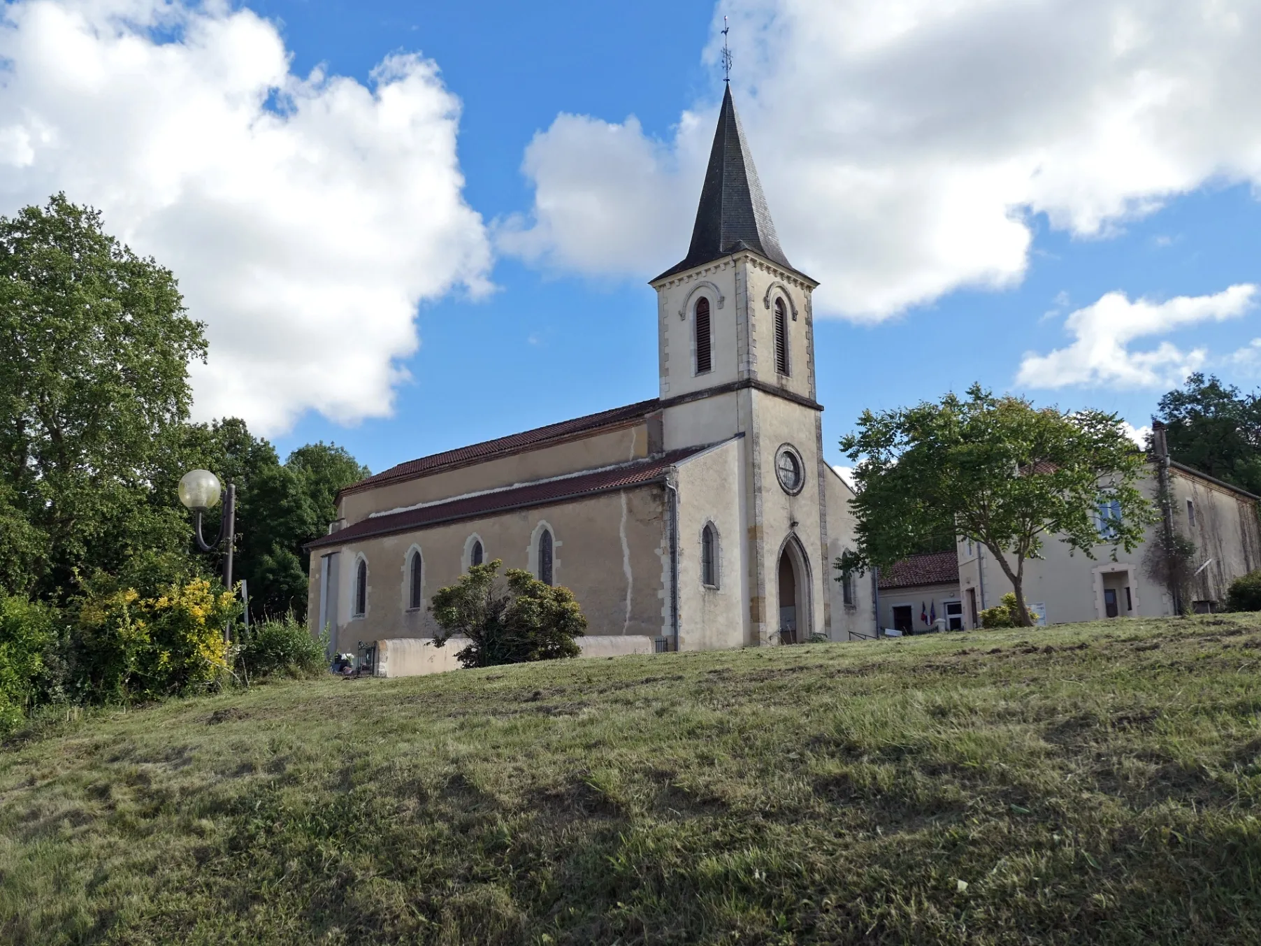 Photo showing: Église Saint-Vincent-Diacre de Serres-Gaston