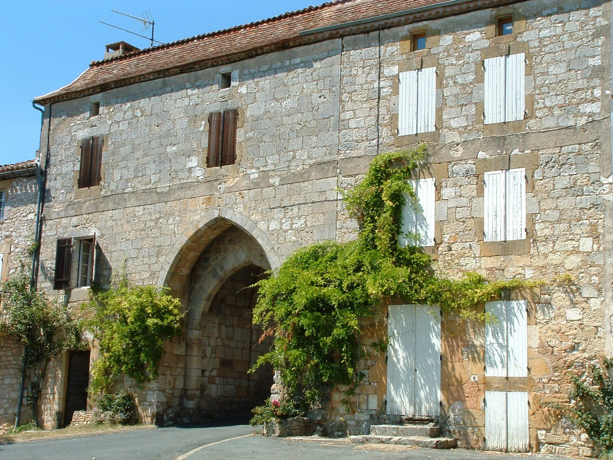 Photo showing: Monpazier - Porte de la rue Saint-Jacques - Foirail Sud