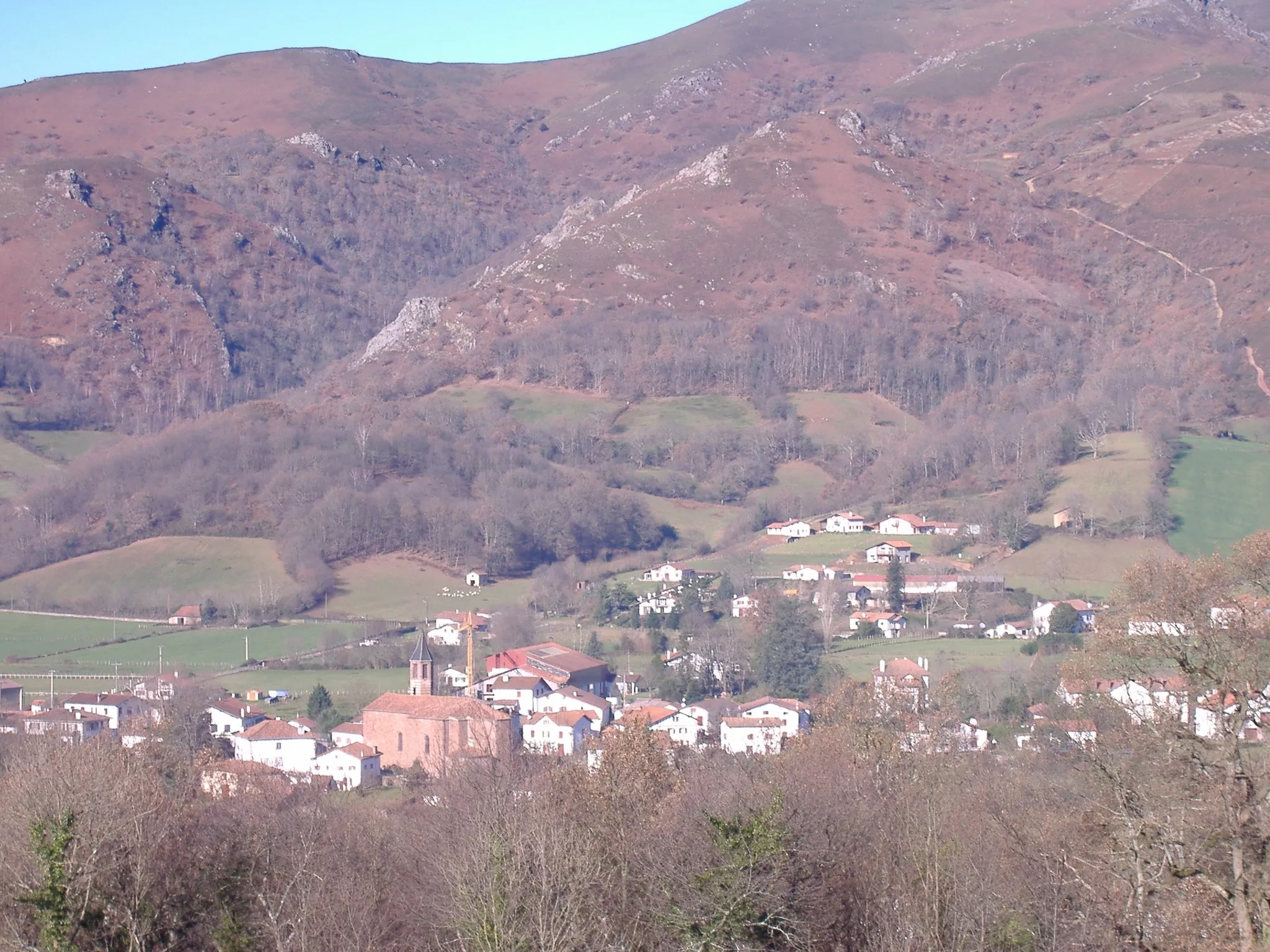 Photo showing: Le bourg d'Ossès