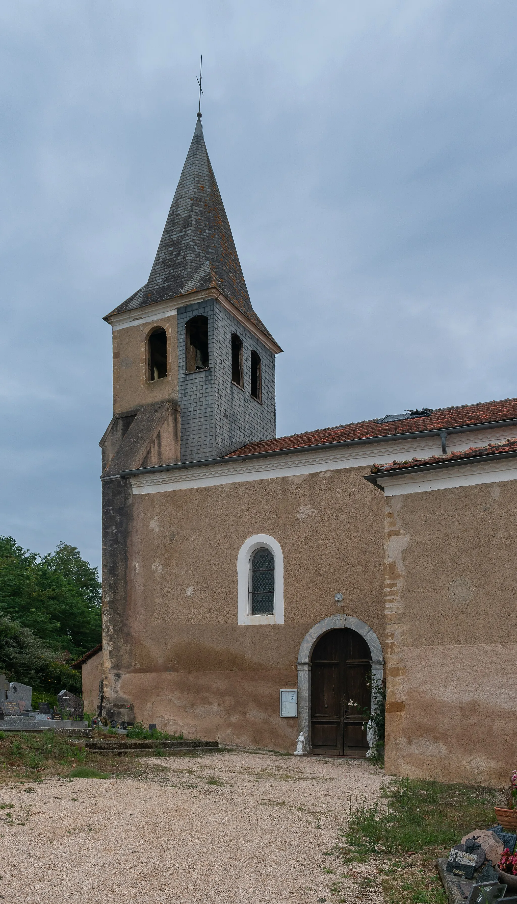 Photo showing: Saint Saturnin church in Haget, Gers, France