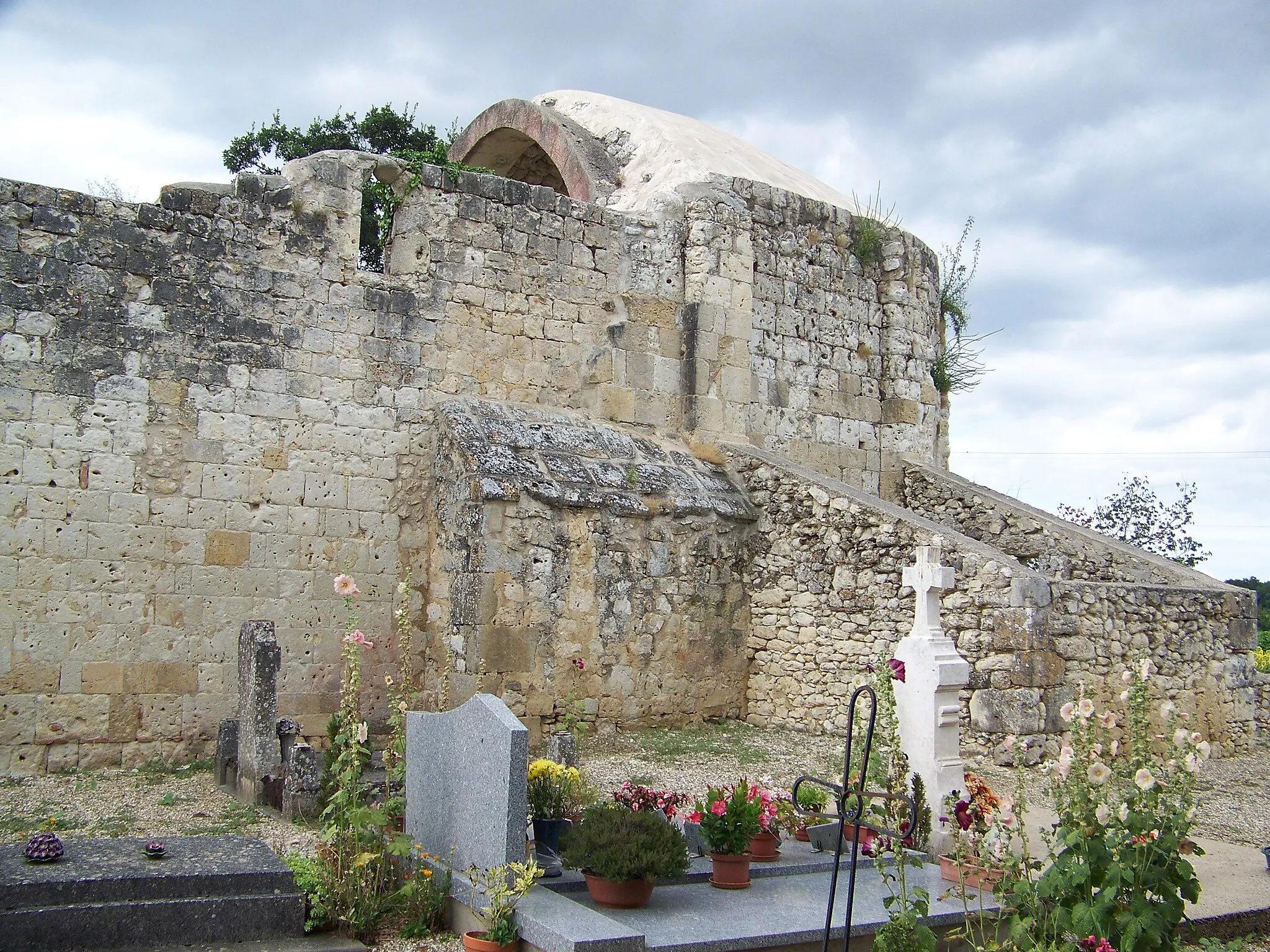 Photo showing: Ruins of the Saint-Lannes chapel