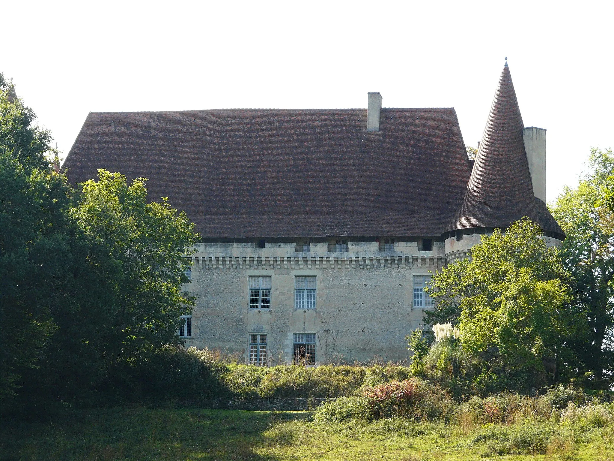 Photo showing: Le château de Puyferrat, Saint-Astier, Dordogne, France.