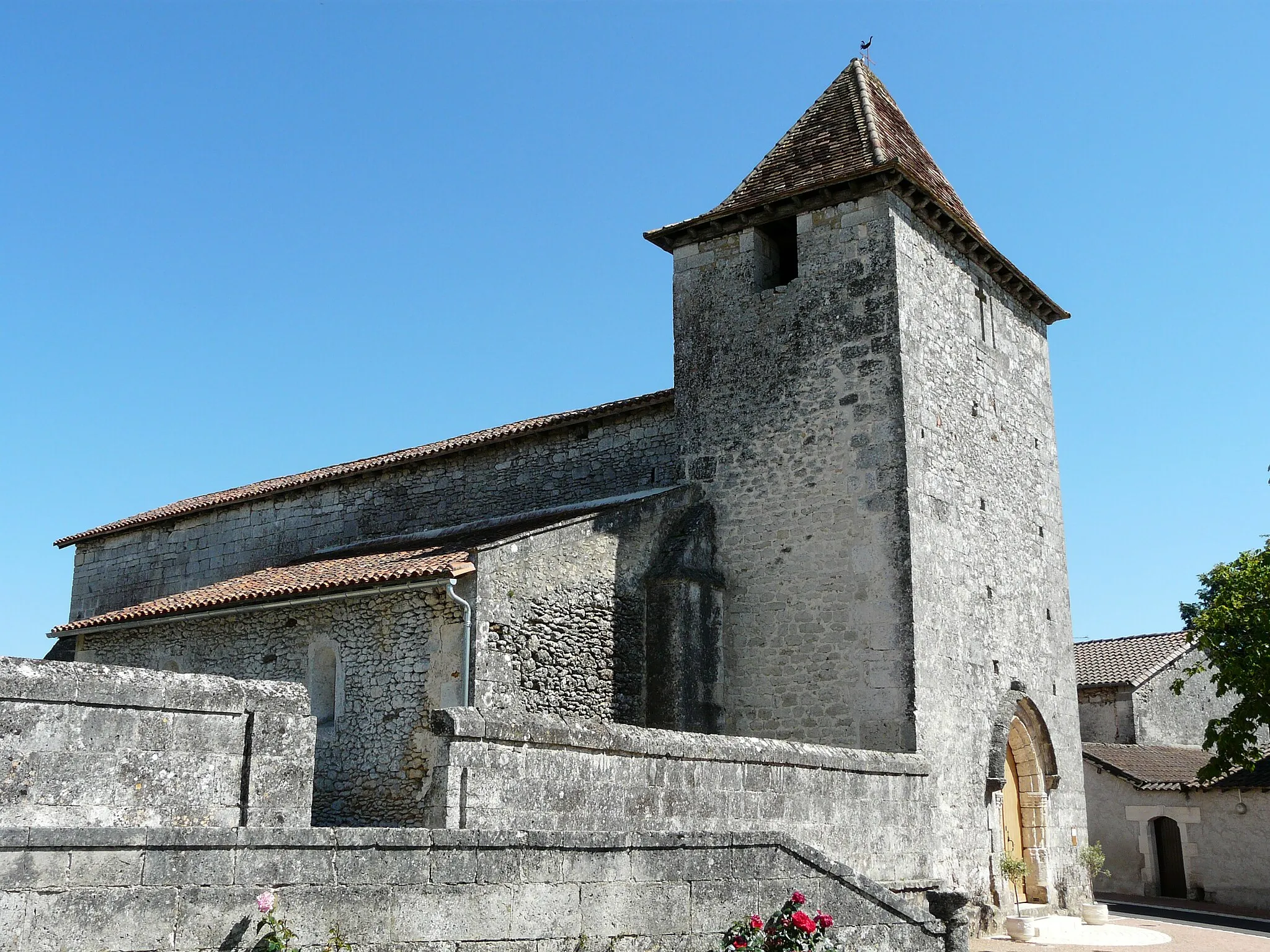 Photo showing: L'église Saint-Barthélemy vue du nord-ouest, La Chapelle-Montabourlet, Dordogne, France.