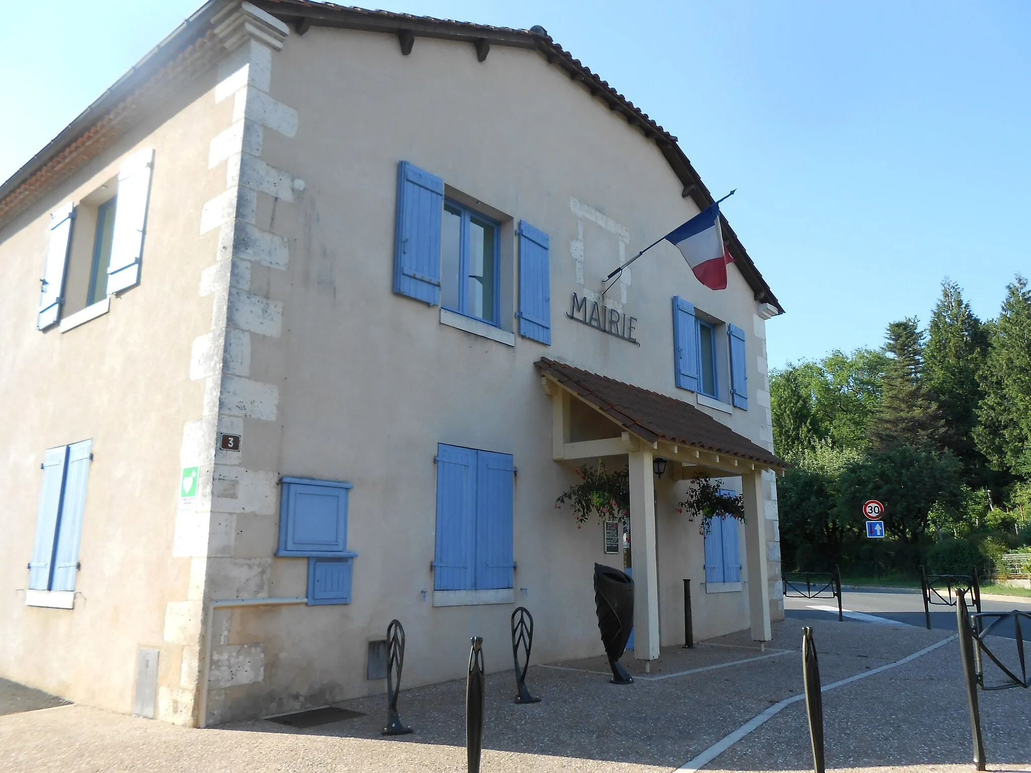 Photo showing: Mairie, Milhac de Nontron, Dordogne, France