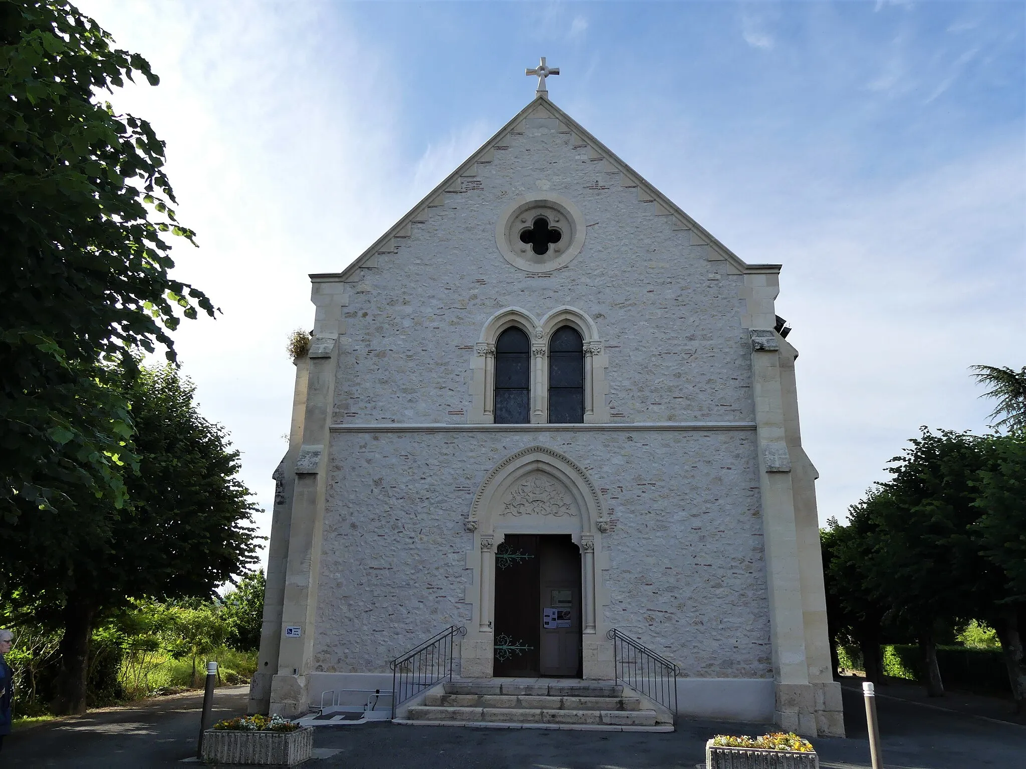 Photo showing: La façade sud de l'église de l'Immaculée-Conception, Colayrac-Saint-Cirq, Lot-et-Garonne, France.