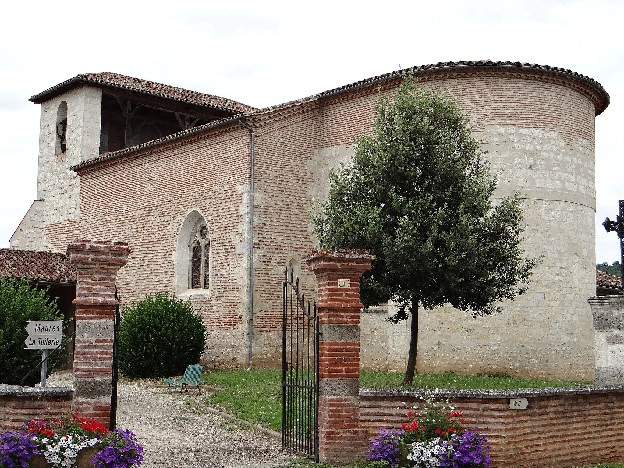 Photo showing: Granges-sur-Lot - Église Saint-Côme et Saint-Damien