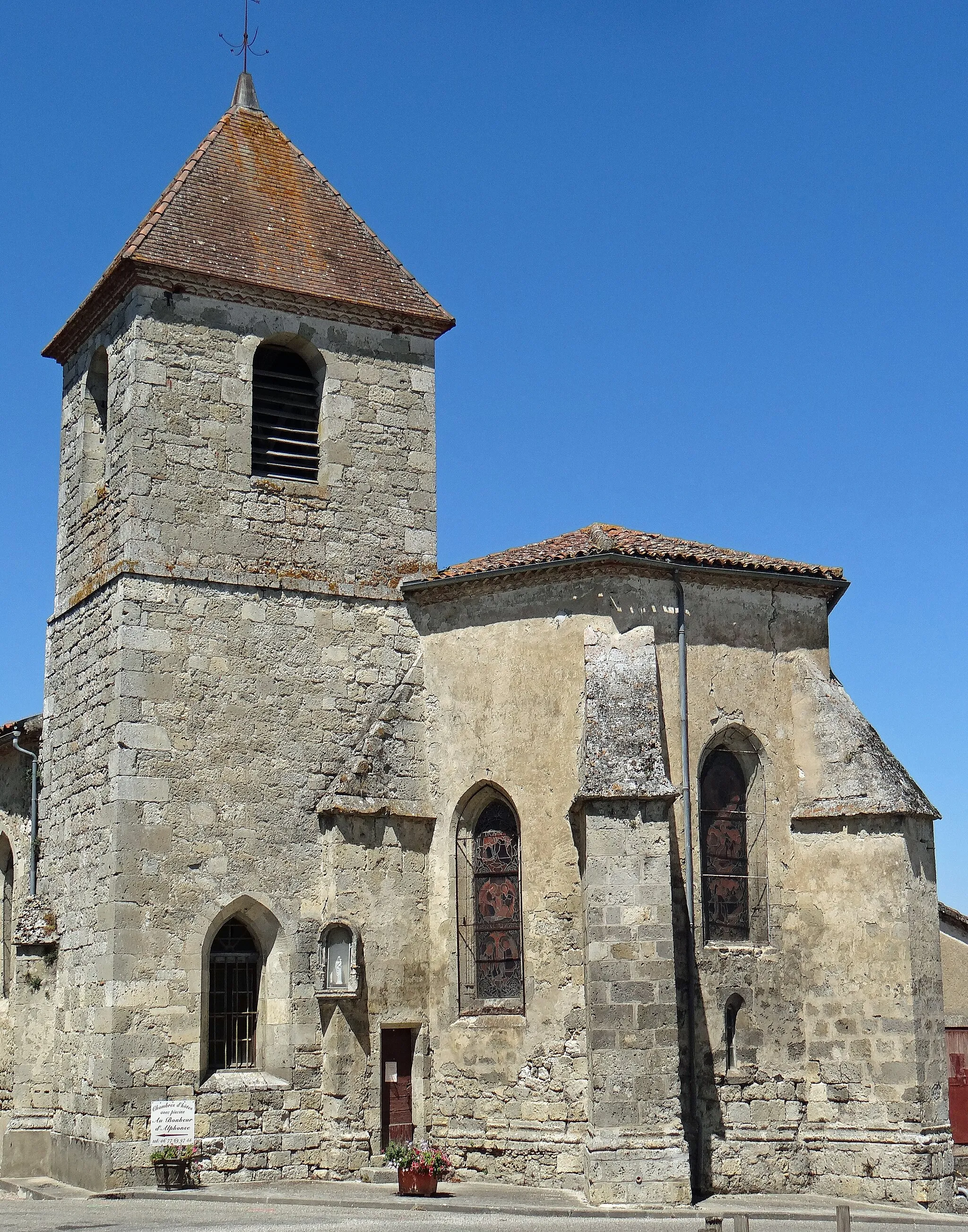 Photo showing: Lusignan-Petit - Église Notre-Dame - Chevet