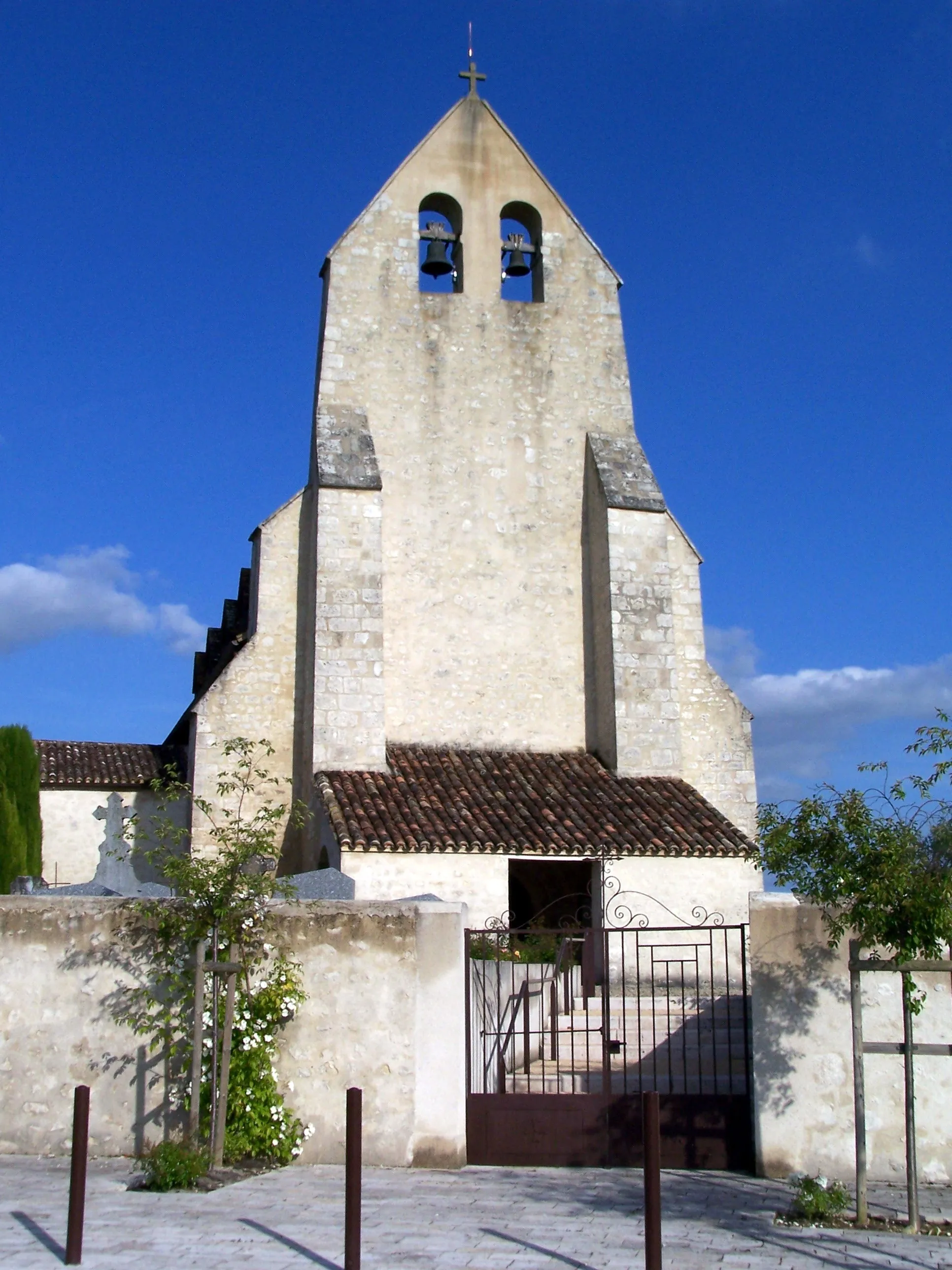 Photo showing: Saint Peter church of Mauvezin-sur-Gupie (Lot-et-Garonne, France)