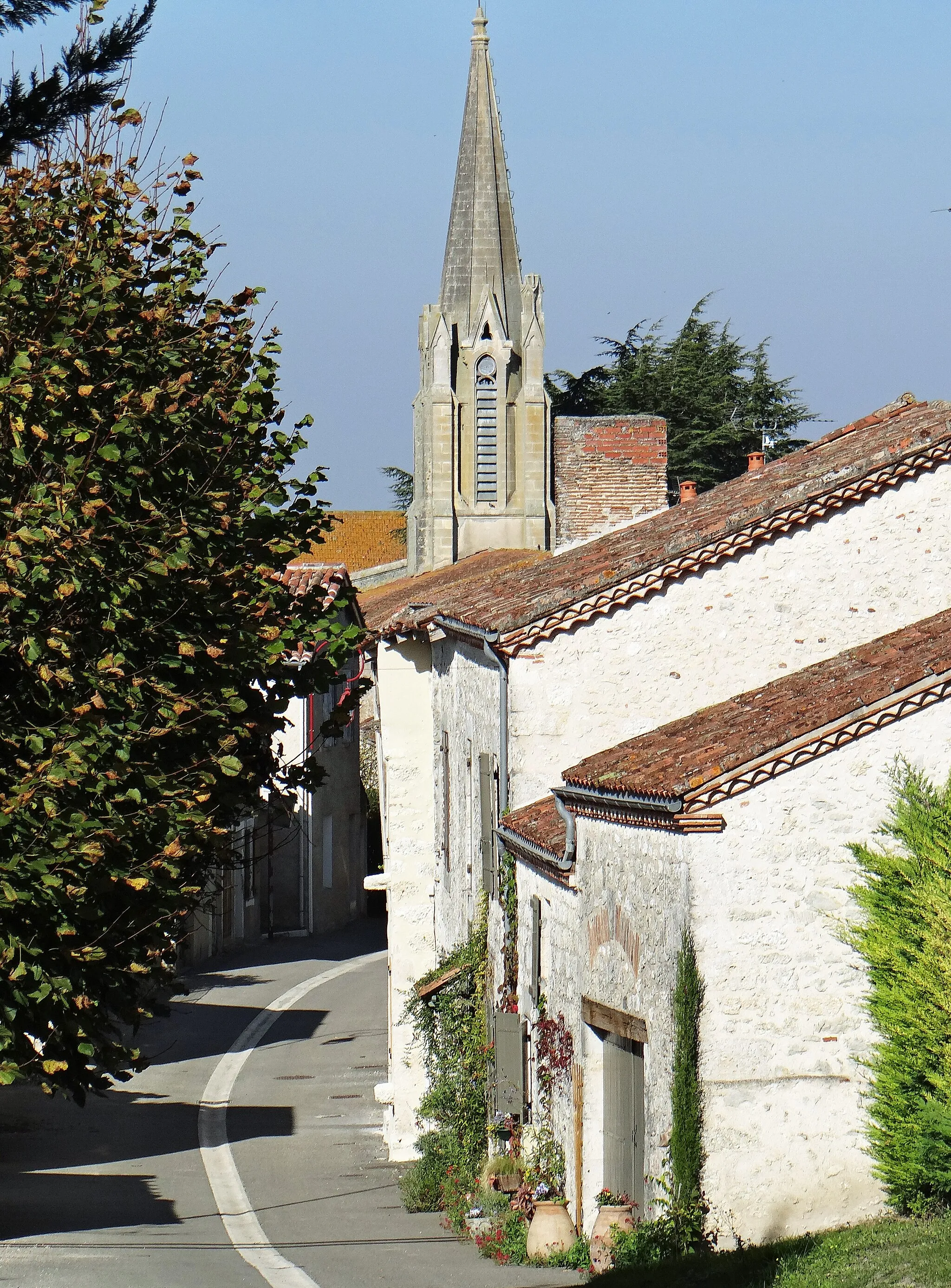 Photo showing: Dolmayrac et l'église Saint-Orens