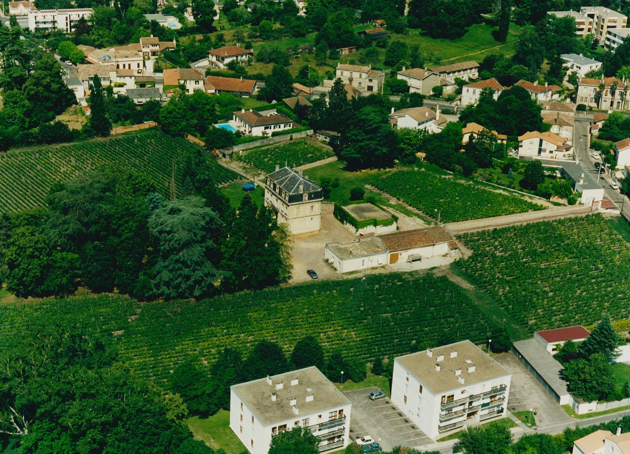 Photo showing: Château de Poumey