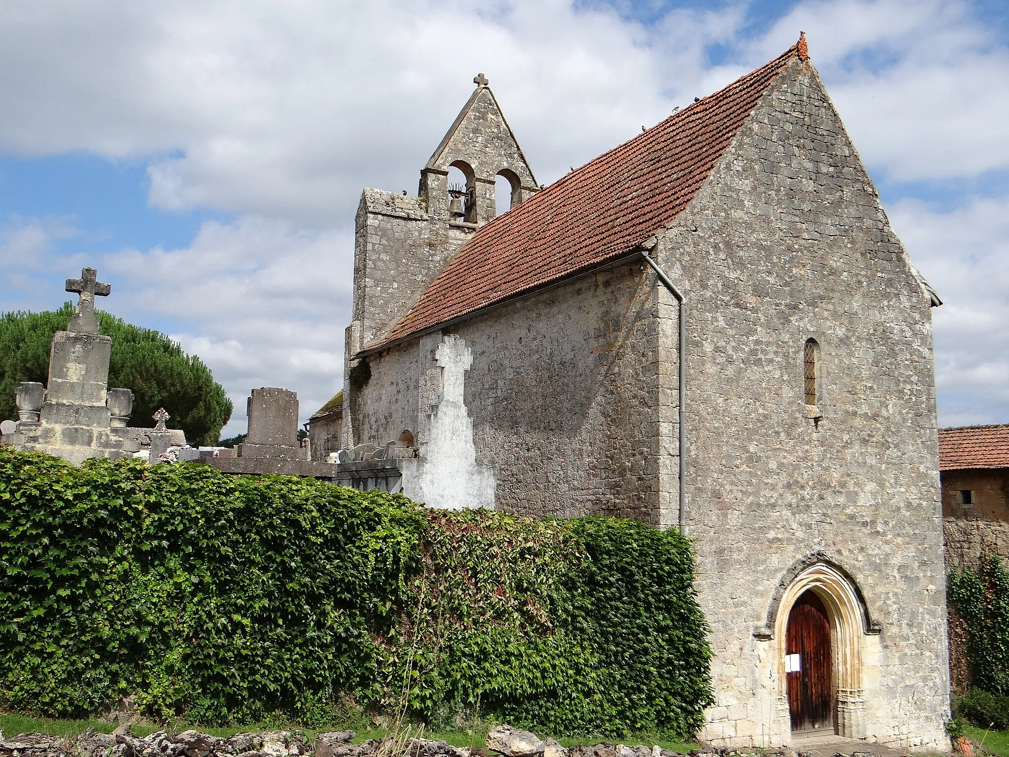 Photo showing: Blanquefort-sur-Briolance - Église de Saint-Chaliès