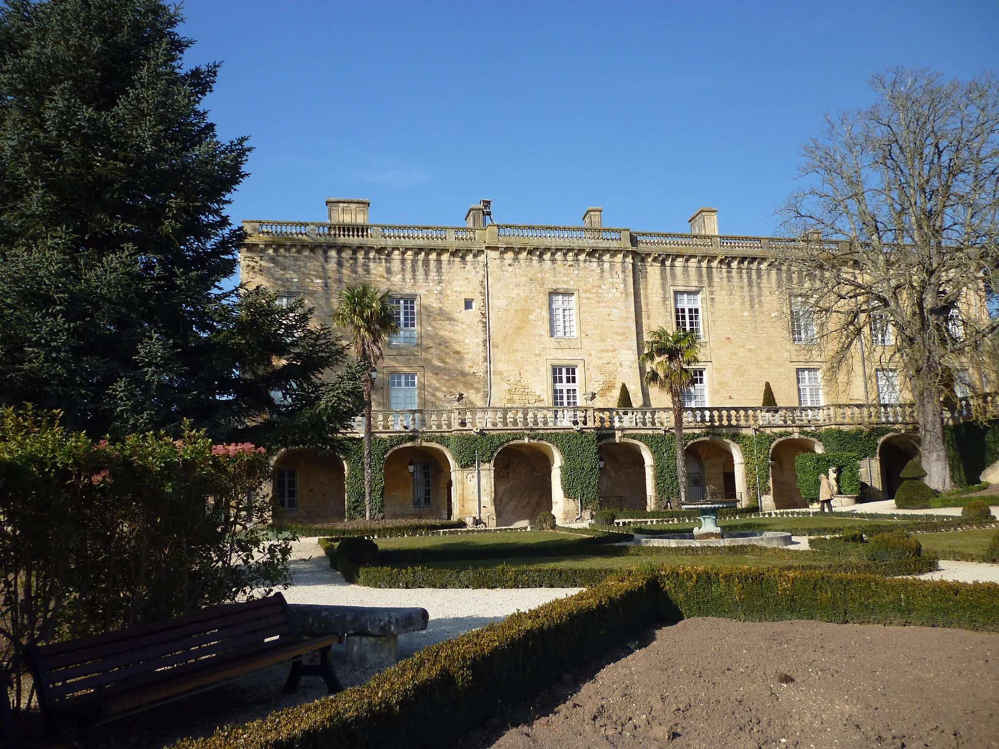 Photo showing: Fumel mairie