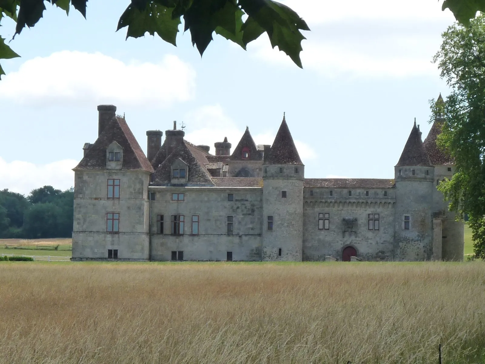 Photo showing: Façade ouest du château du Sendat, La Réunion, Lot-et-Garonne, France