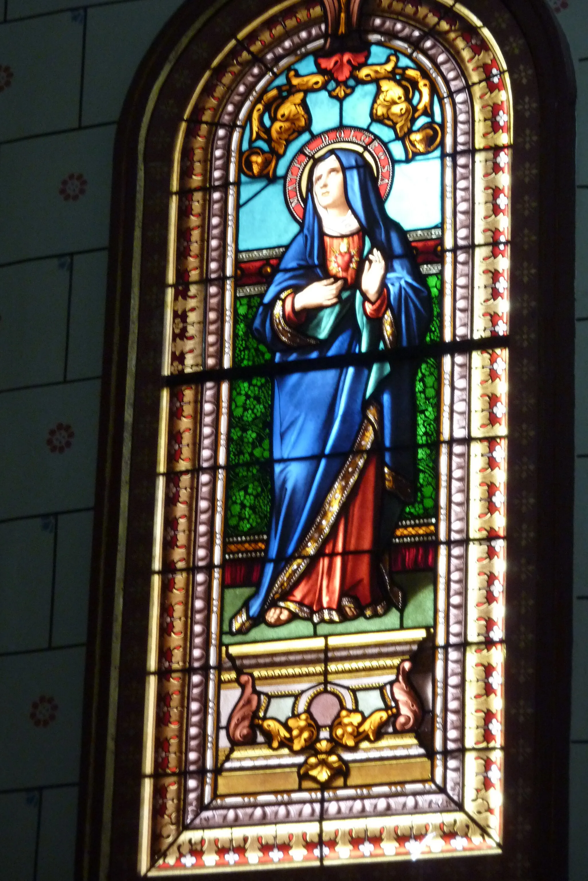 Photo showing: Glasfenster in der Kirche Notre-Dame de l'Assomption in de:Ainhoa