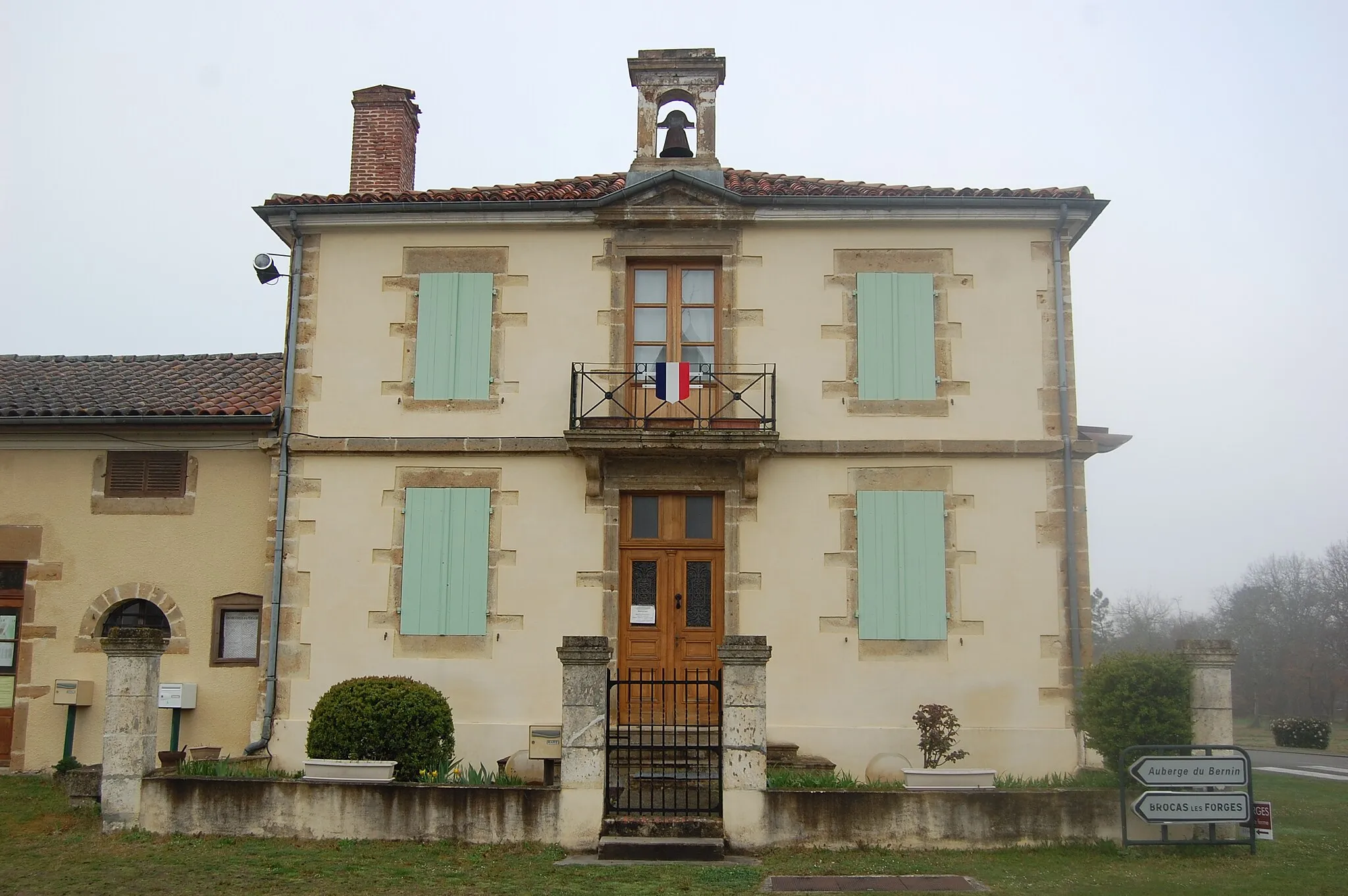 Photo showing: La mairie de Vert, Landes.