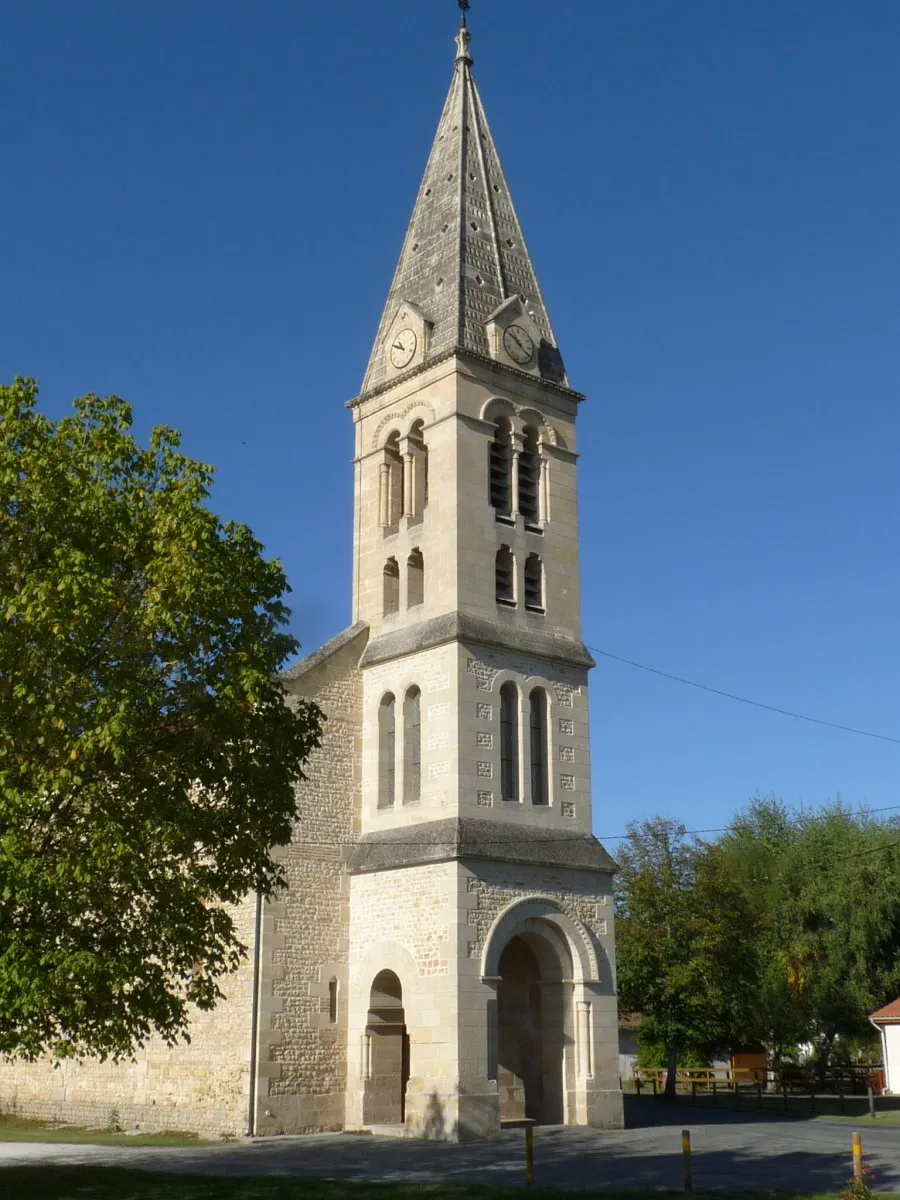 Photo showing: clocher-porche de l'église de Naujac-sur-Mer, Gironde, France