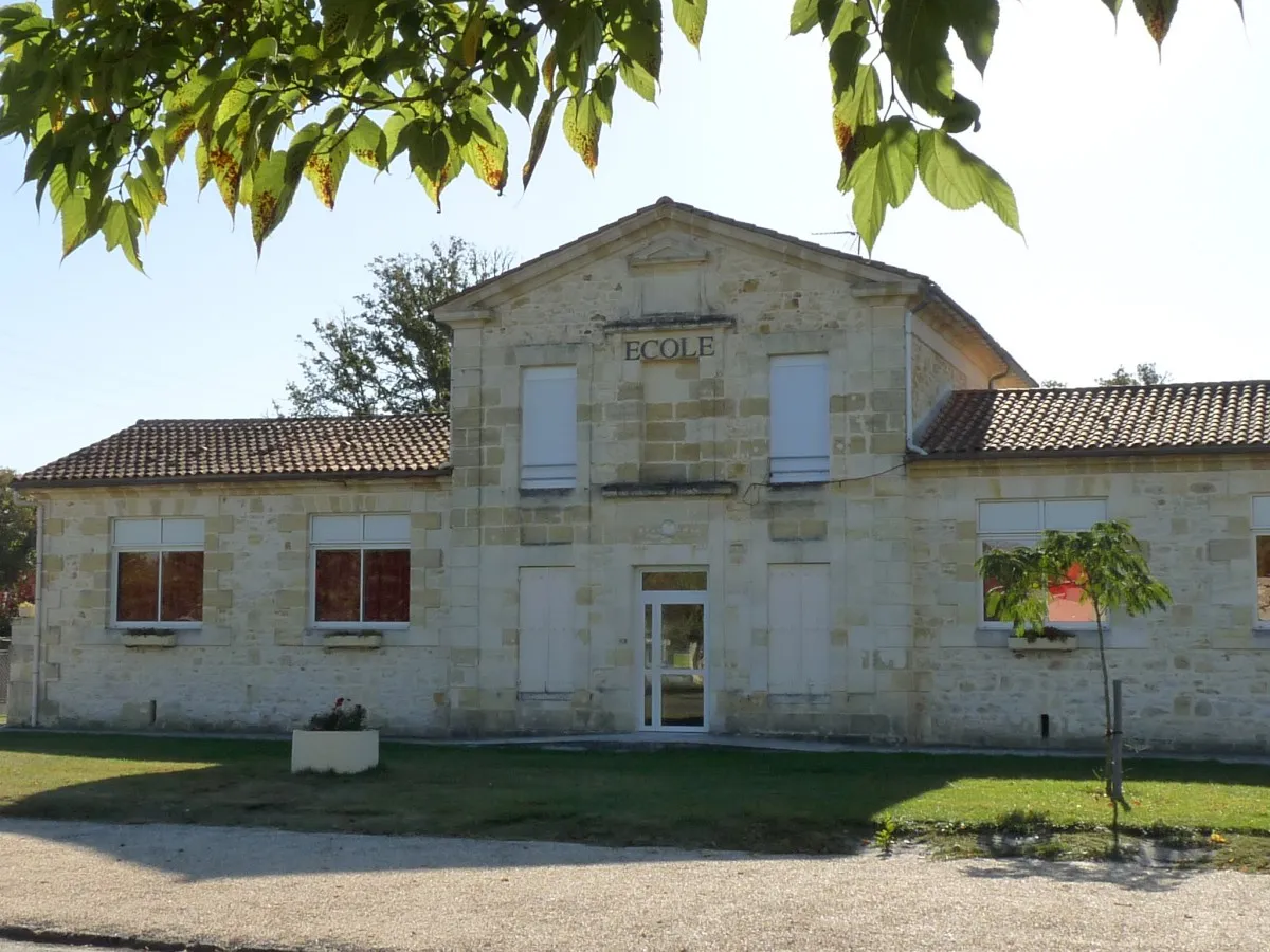 Photo showing: école de Naujac-sur-Mer, Gironde, France