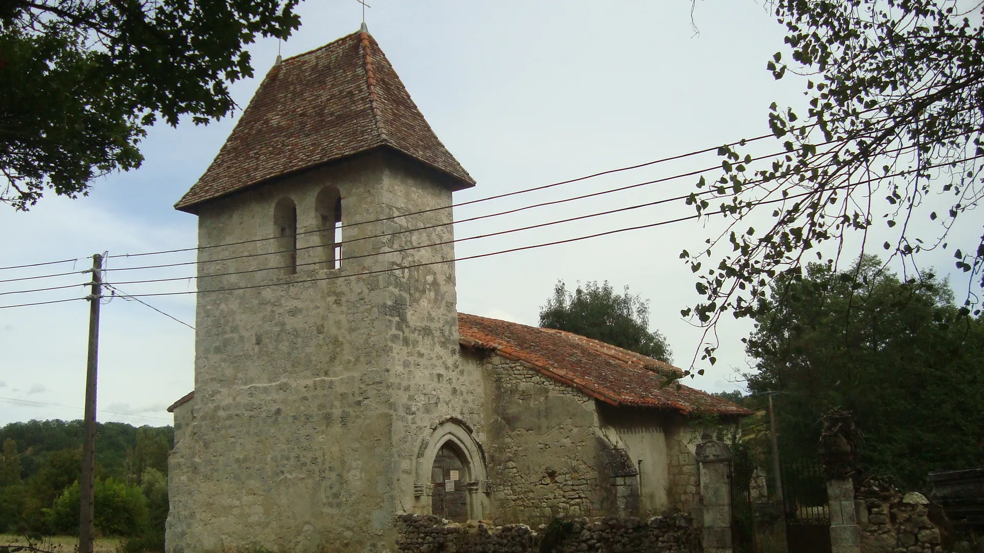 Photo showing: This building is indexed in the base Mérimée, a database of architectural heritage maintained by the French Ministry of Culture, under the reference PA00132752 .