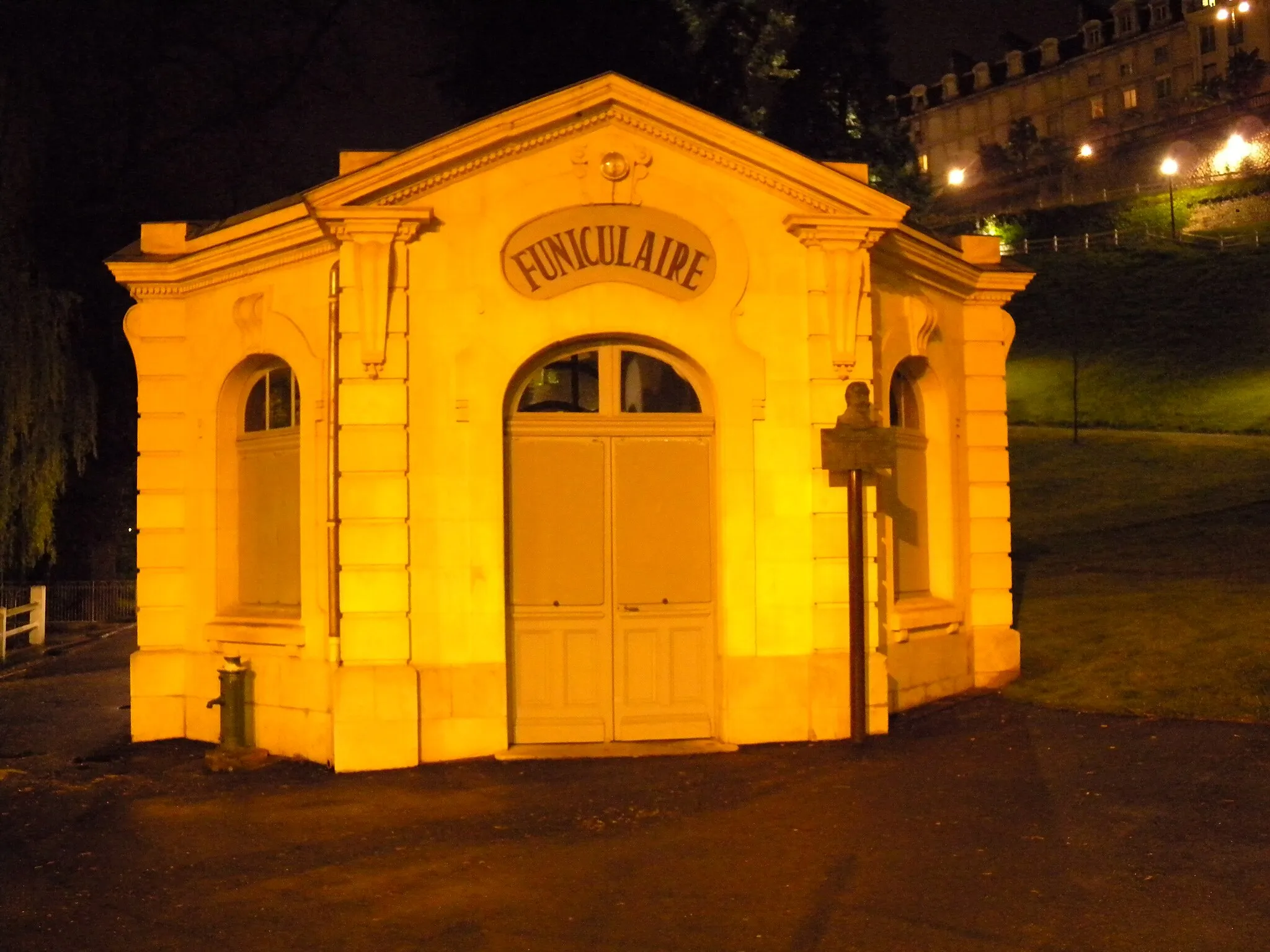 Photo showing: Accueil du funiculaire de Pau (Pyrénées-Atlantiques, France).