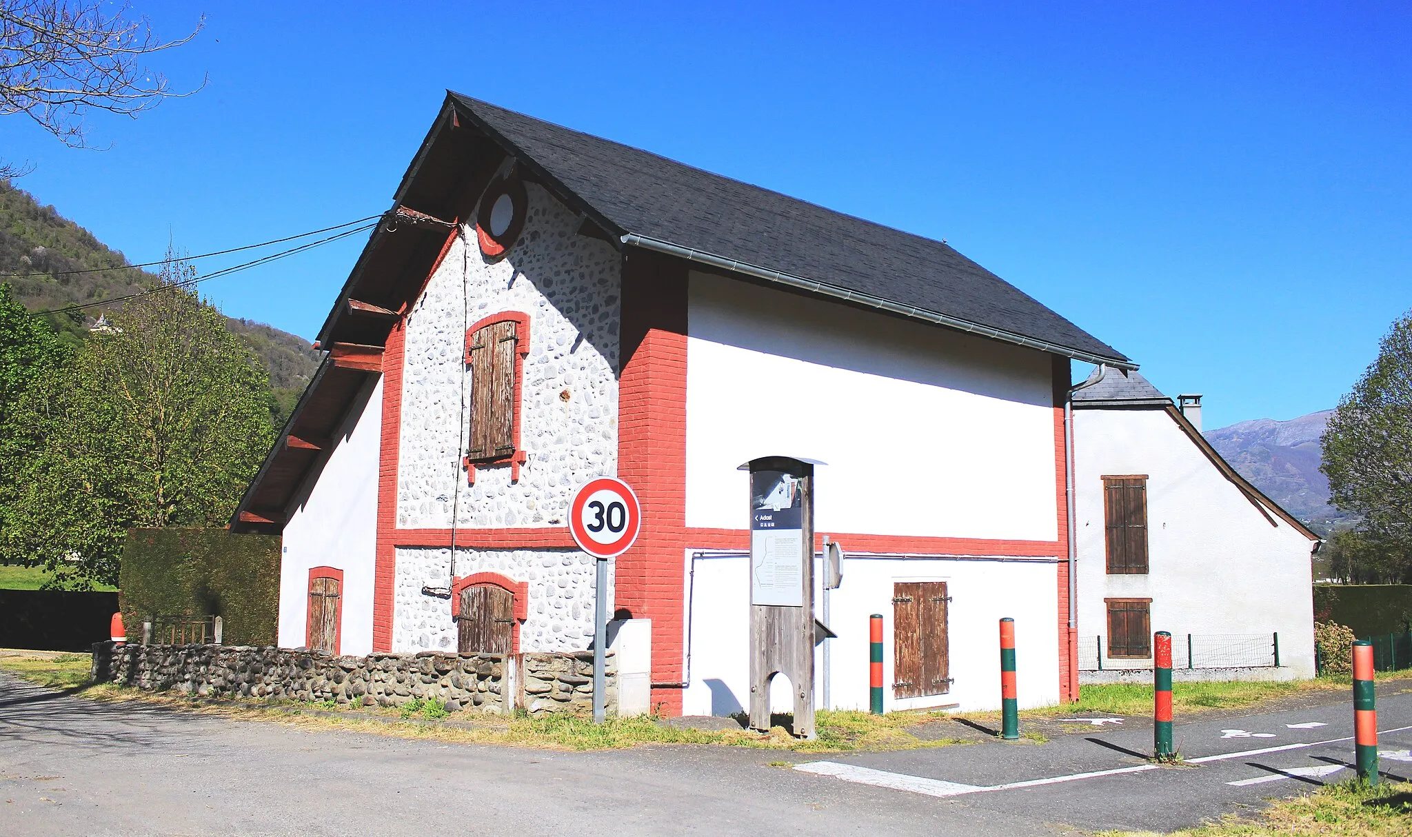 Photo showing: Passage à niveau d'Adast (Hautes-Pyrénées)