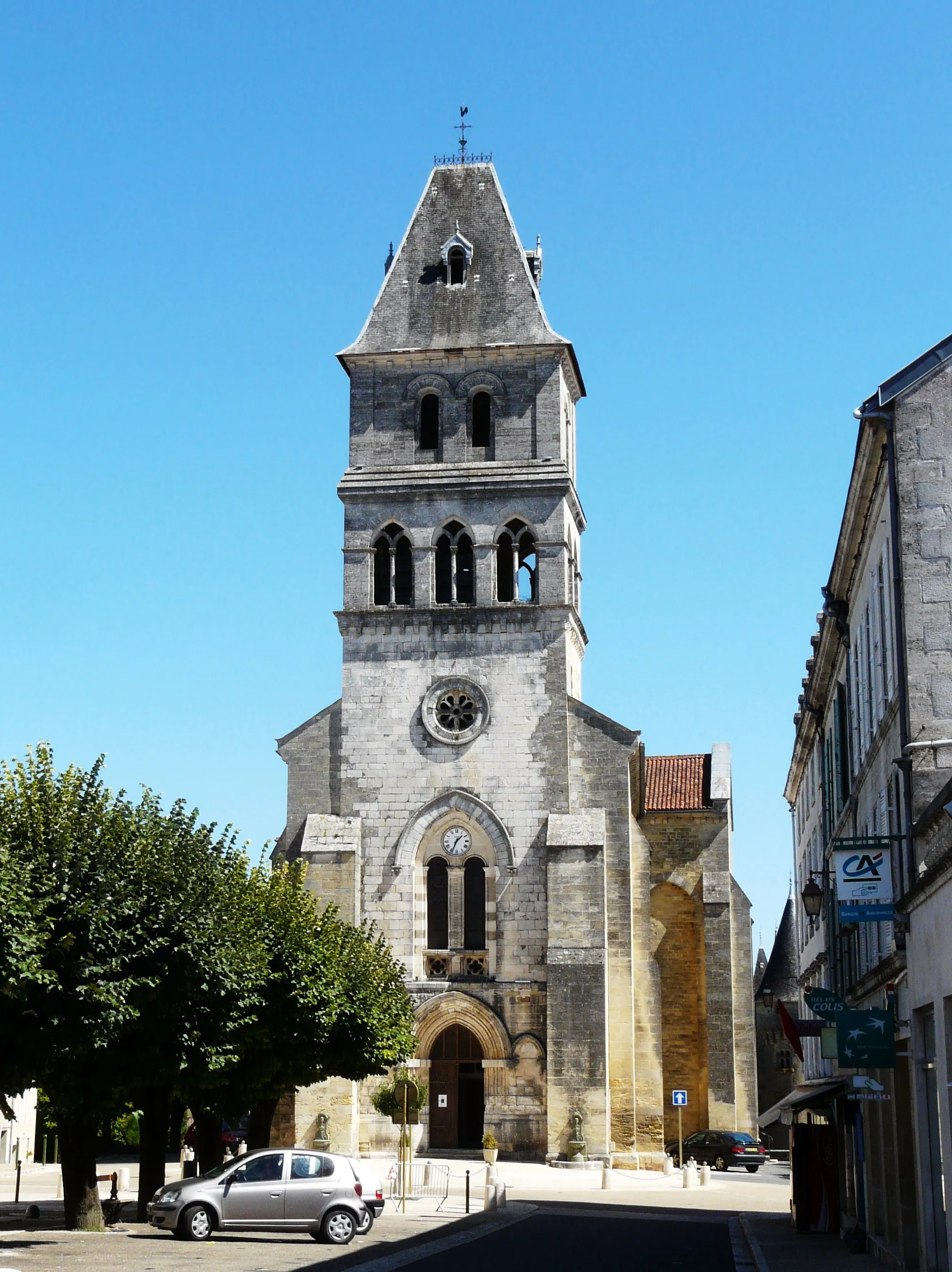 Photo showing: La façade ouest de l'église Notre-Dame de l'Assomption, Thiviers, Dordogne, France