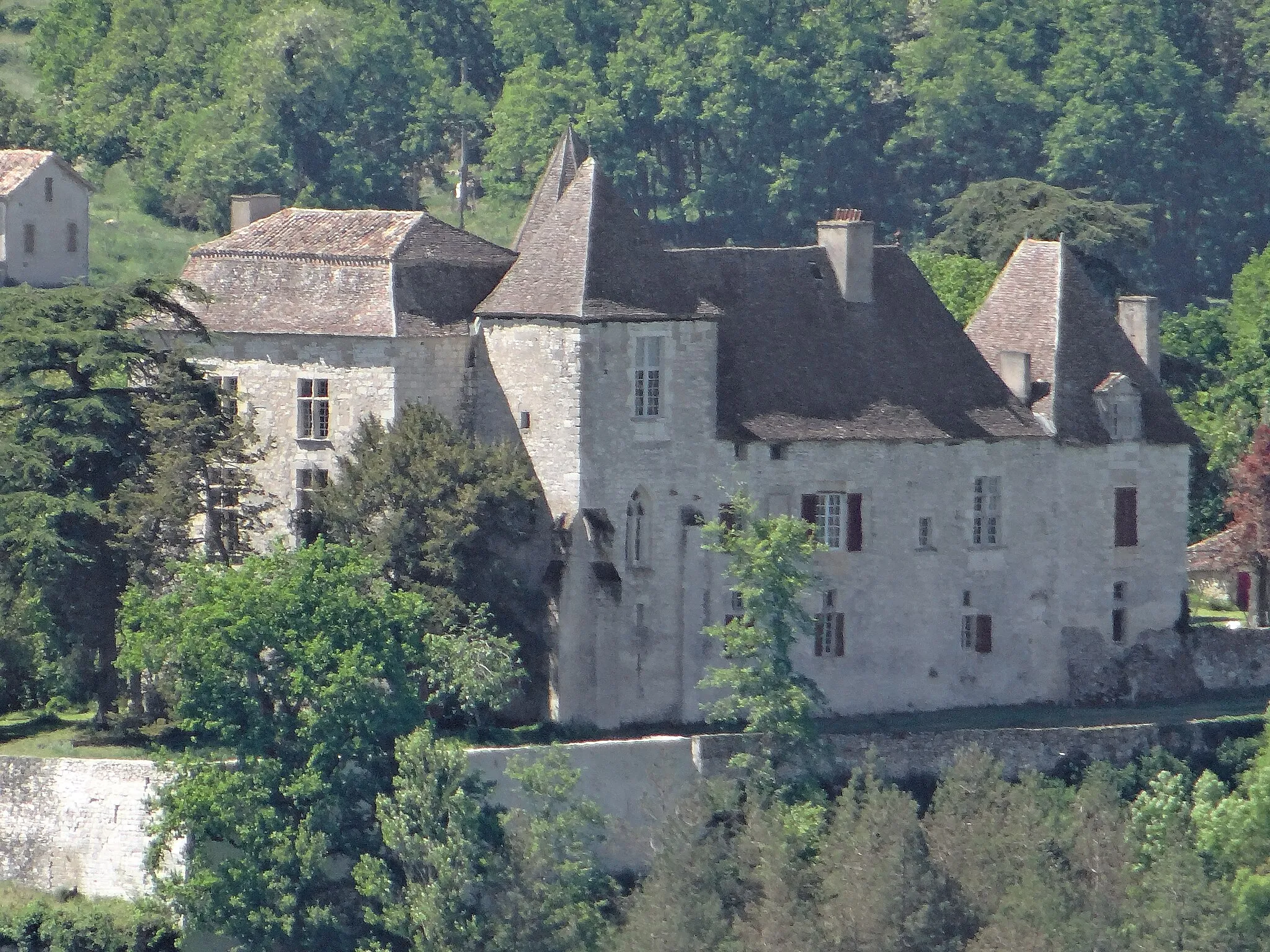 Photo showing: Le château de Roquefère vu depuis Monflanquin