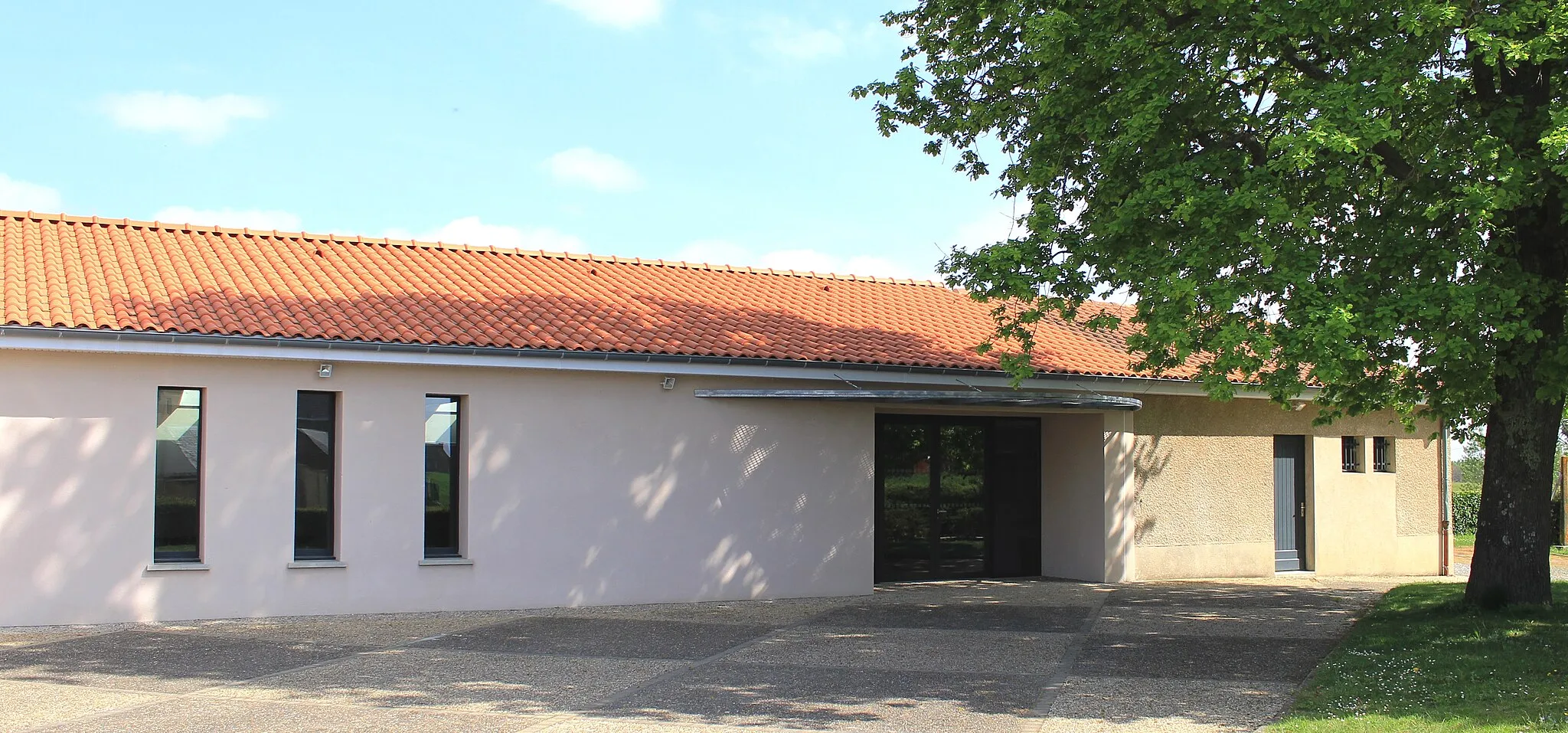 Photo showing: Salle des fêtes de Villenave-près-Béarn (Hautes-Pyrénées)