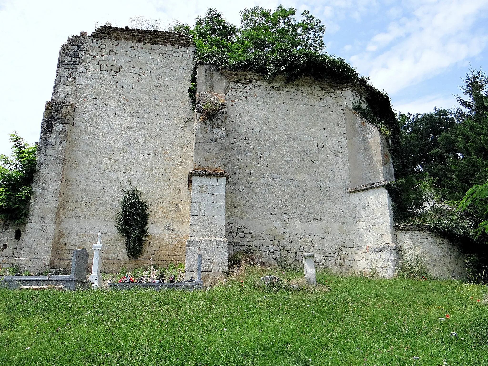 Photo showing: Roquecor - Chapelle de Saint-Julien-de-Couyssels