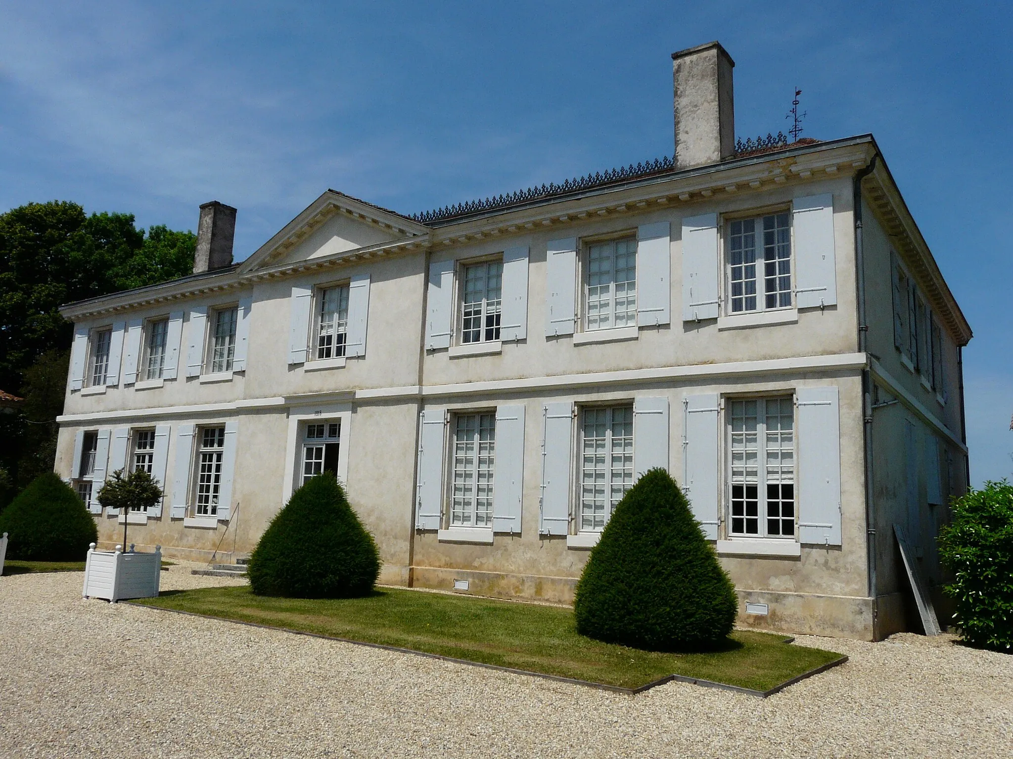 Photo showing: Le château de Longua, Saint-Médard-de-Mussidan, Dordogne, France.