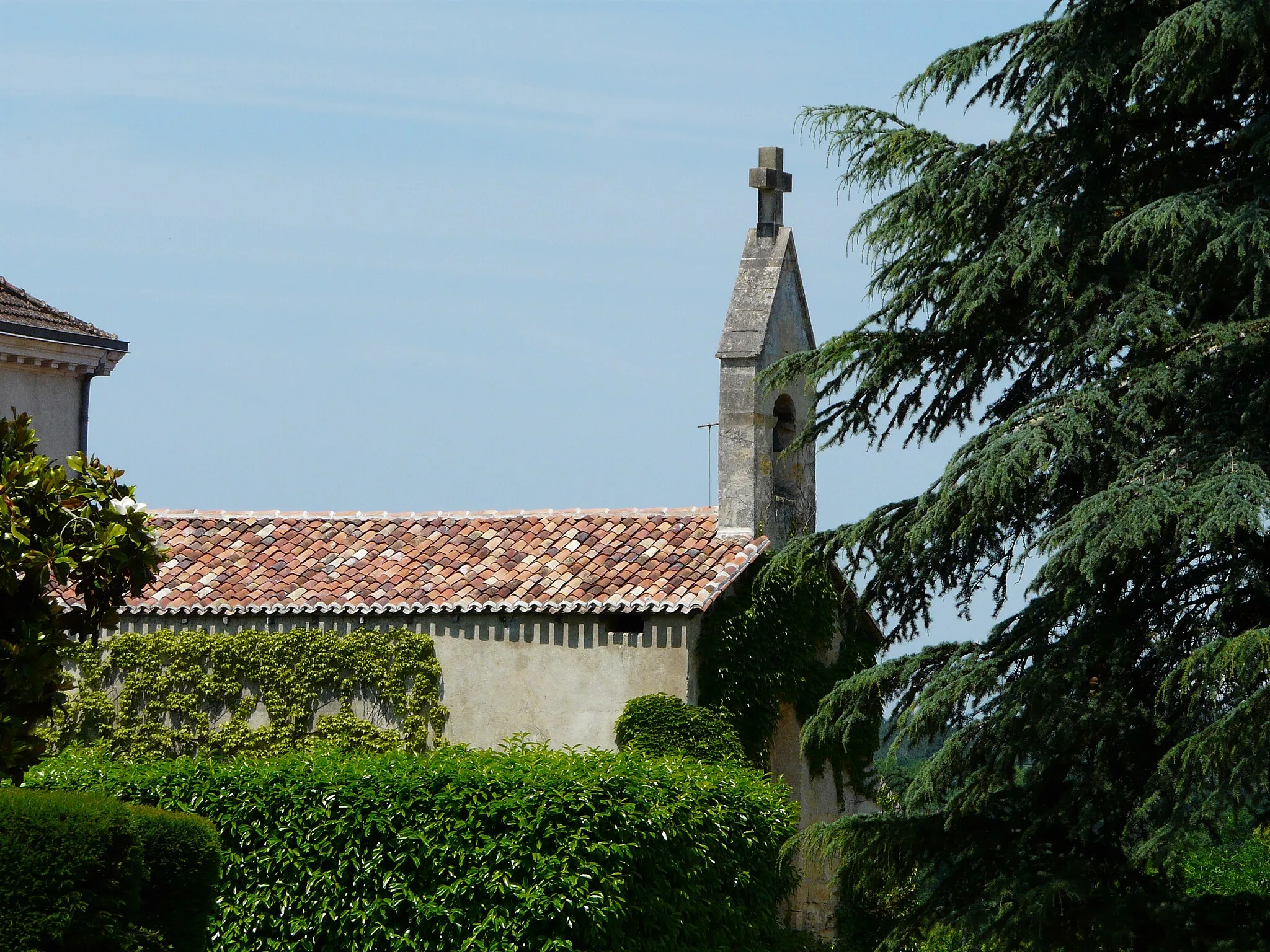 Photo showing: La chapelle du château de Longua, Saint-Médard-de-Mussidan, Dordogne, France.