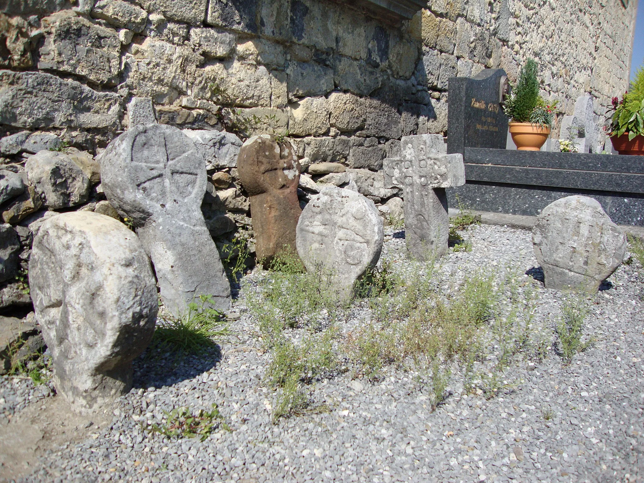 Photo showing: Lacarry (Lacarry e.a. Pyr-Atl, Fr) vieilles stèles basques