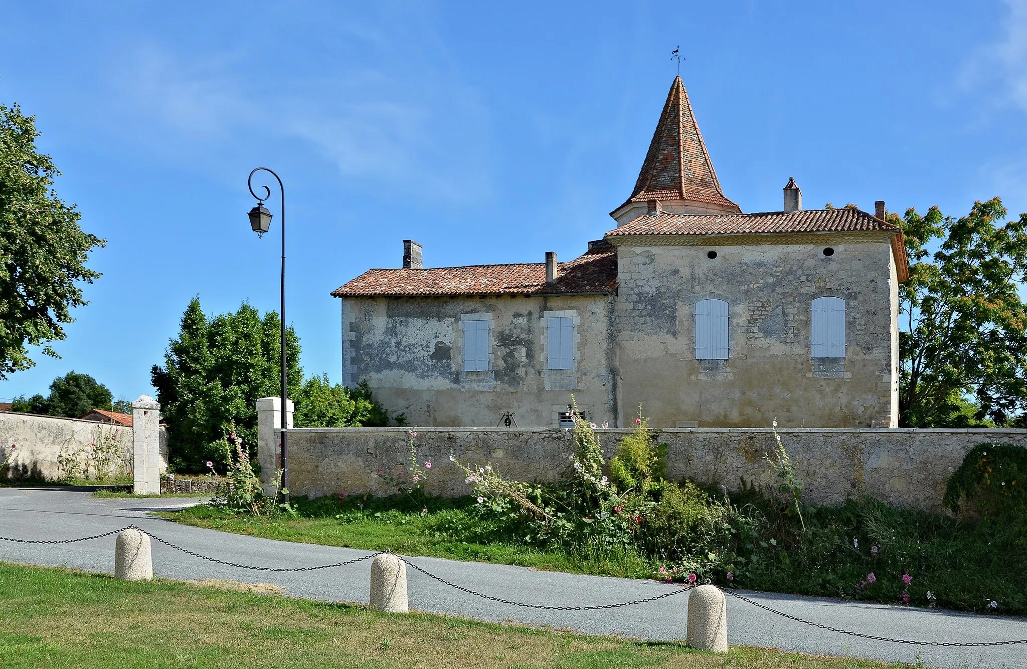 Photo showing: Manor of the Lau, Allemans, Dordogne, France.