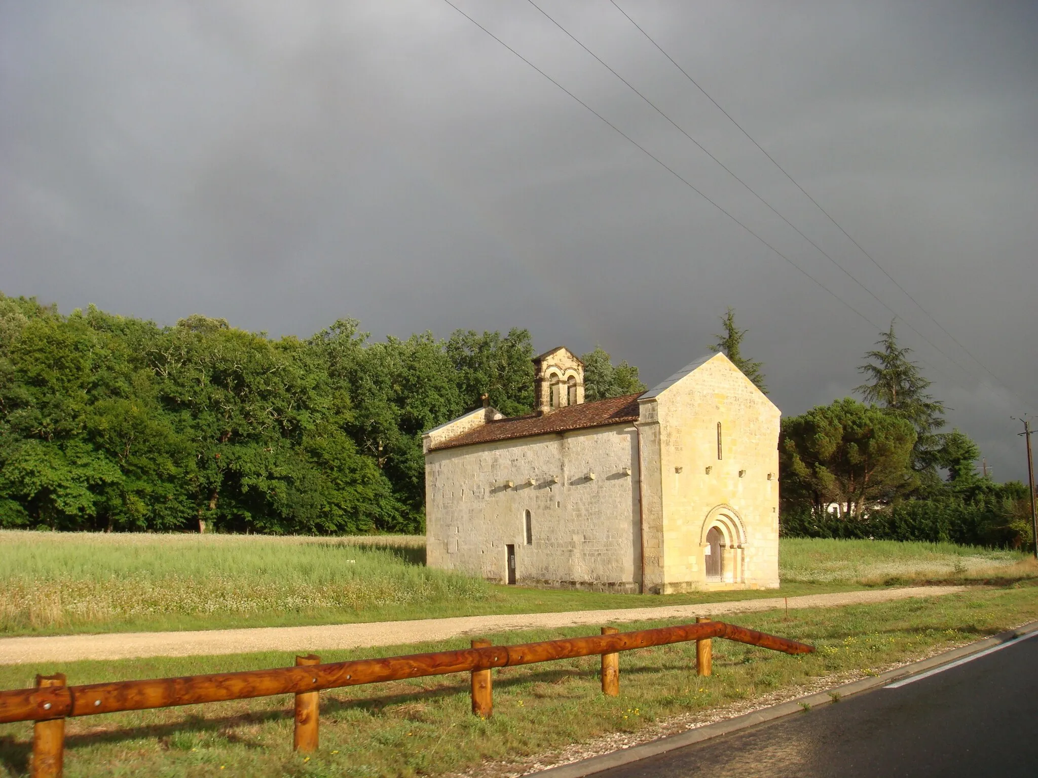 Photo showing: La chapelle de Tresseroux se trouve en bordure de la route entre l'autoroute A89 et Bergerac (Dordogne).