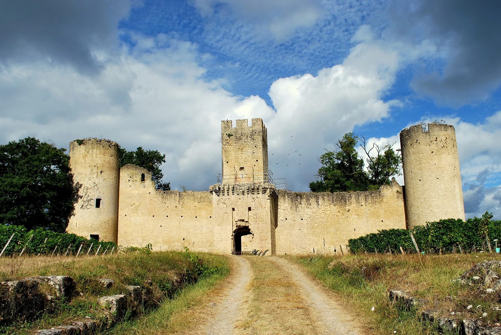 Photo showing: Budos château