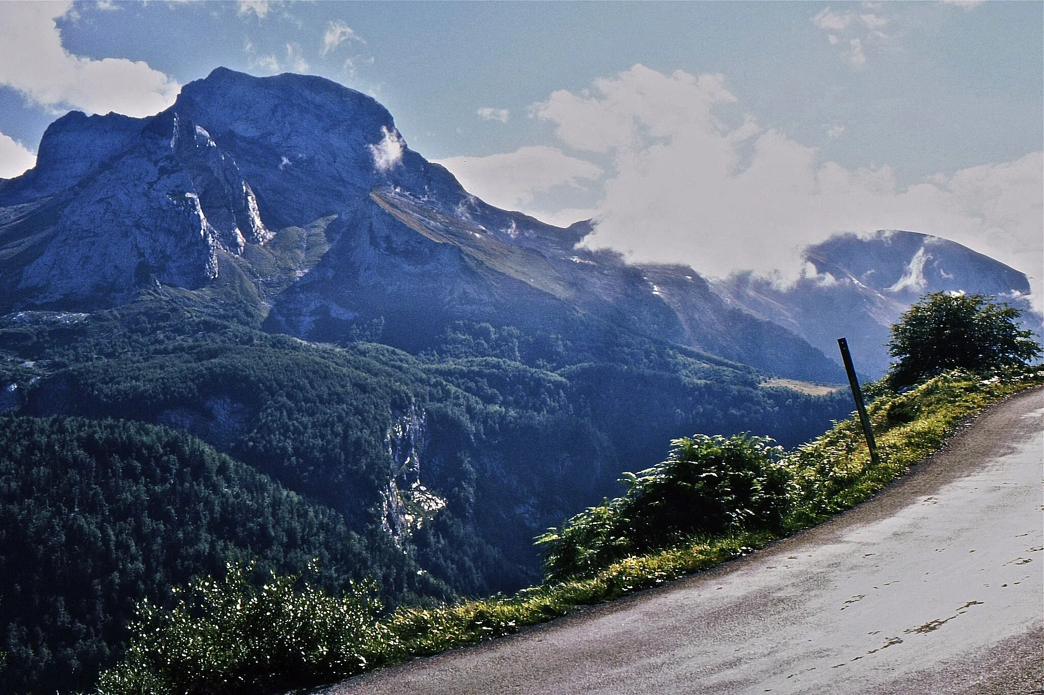 Photo showing: Auf der Straße von Gourette zum Col d'Aubisque - Blick zum Pic de Ger