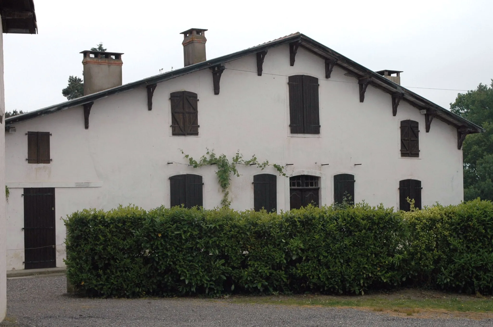 Photo showing: Maison capcazalière largement remaniée, Beyrie à Estibeaux