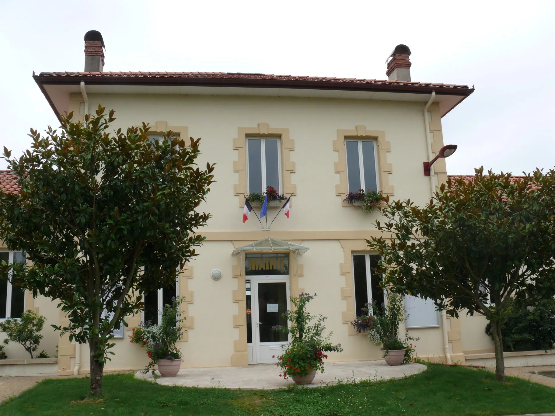 Photo showing: Town hall of Poyartin (Landes, Aquitaine, France).