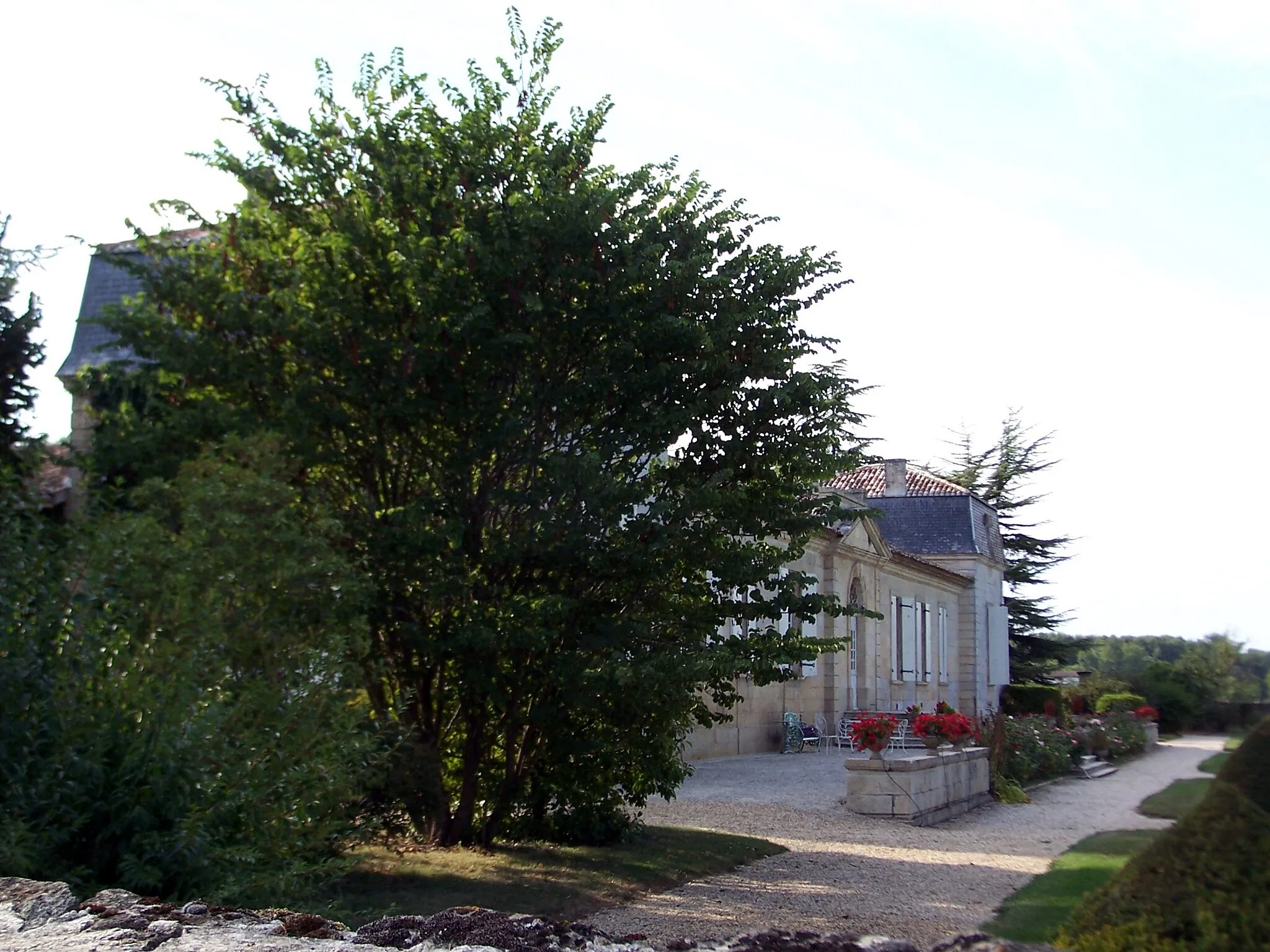 Photo showing: Castle Les Rochers in Preignac (Gironde, France)