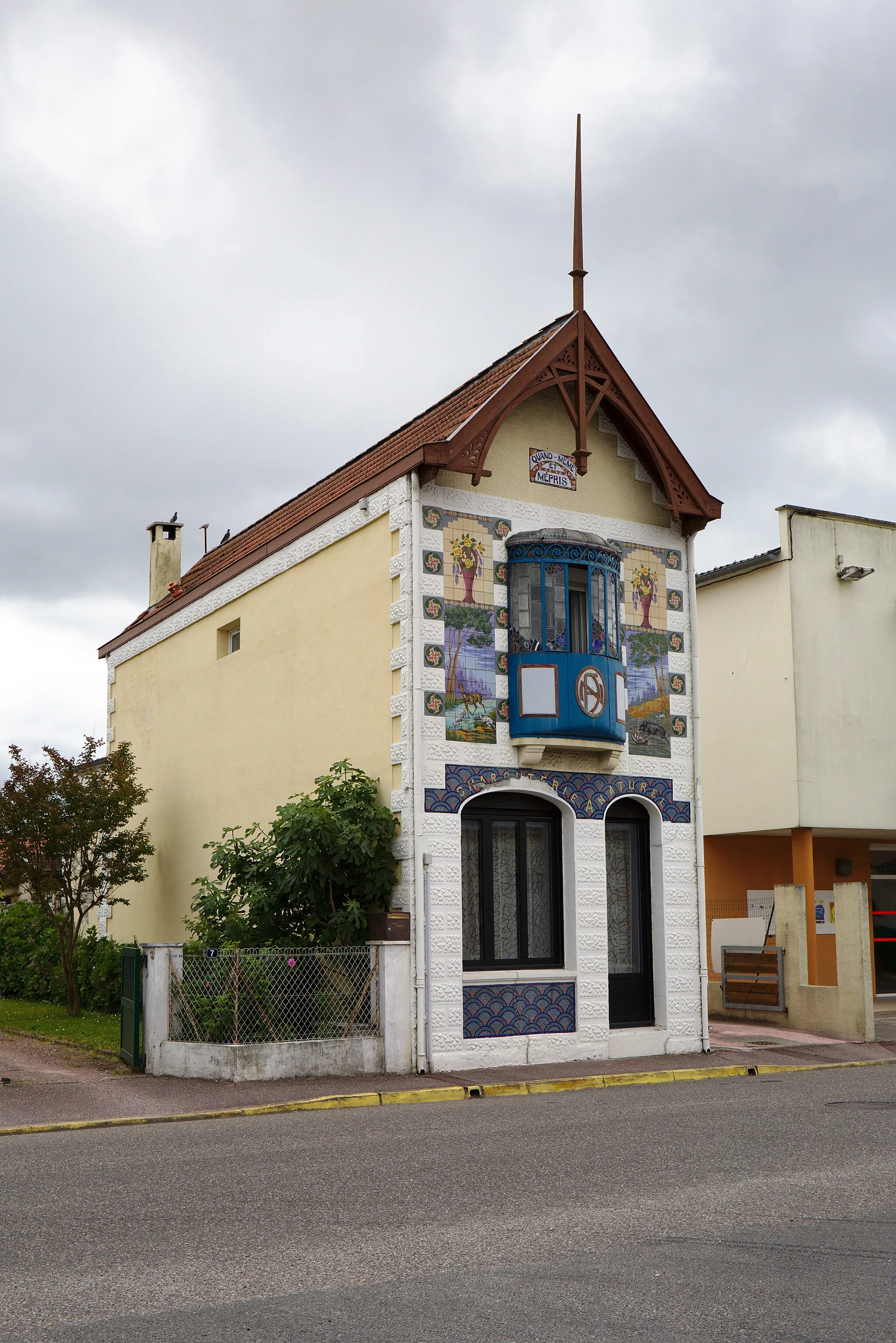 Photo showing: Villa "Quand-même et Mépris"