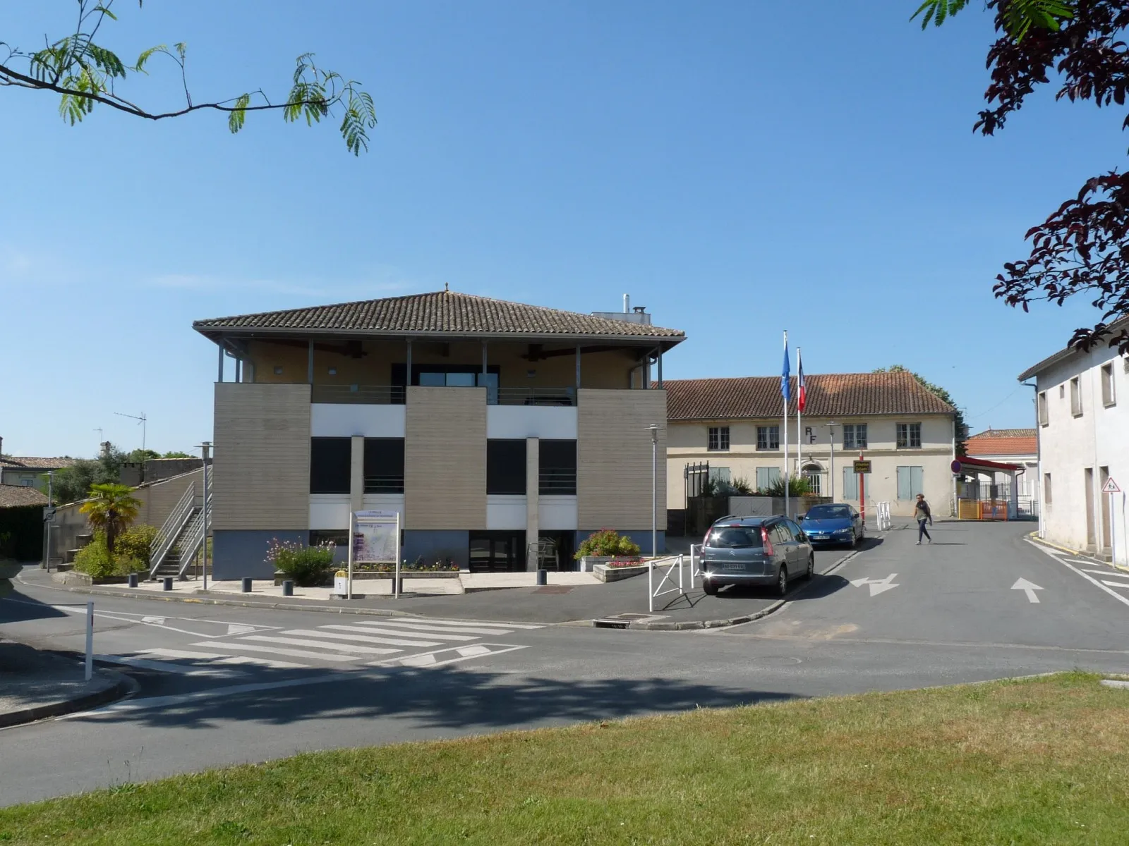 Photo showing: Mairie et centre culturel des Billaux, Gironde, France