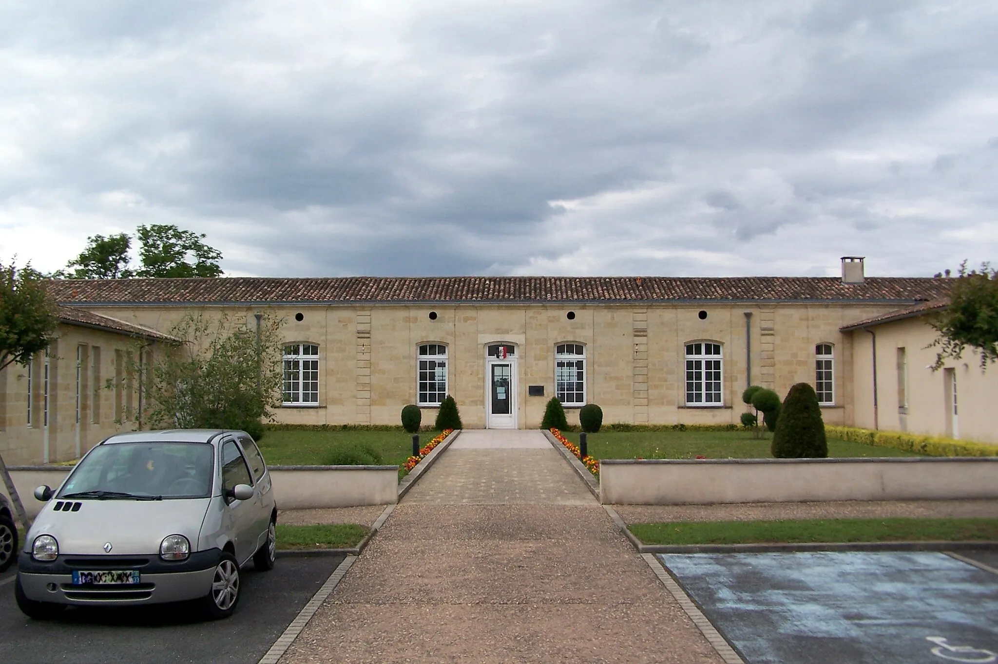 Photo showing: Town hall of Abzac (Gironde, France)
