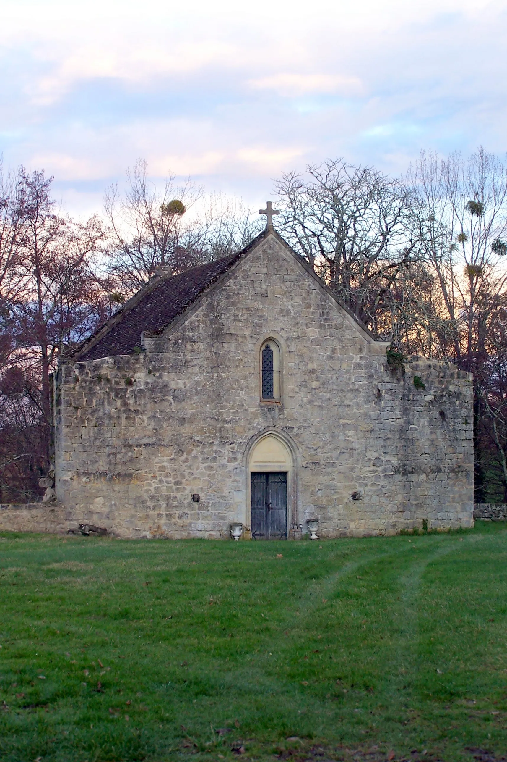 Photo showing: Chapel of the castle of Pommiers in Saint-Félix-de-Foncaude (Gironde, France)