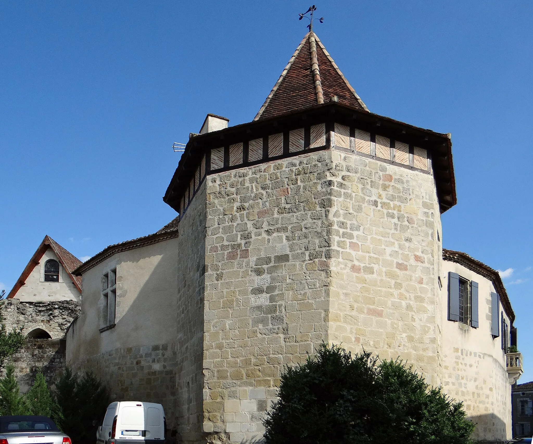 Photo showing: Verteuil-d'Agenais - Château de Verteuil - Tour