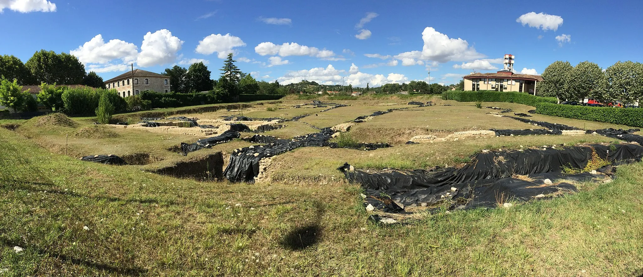 Photo showing: Site de fouilles d'Eysses (Lot-et-Garonne) le 8 août 2017.