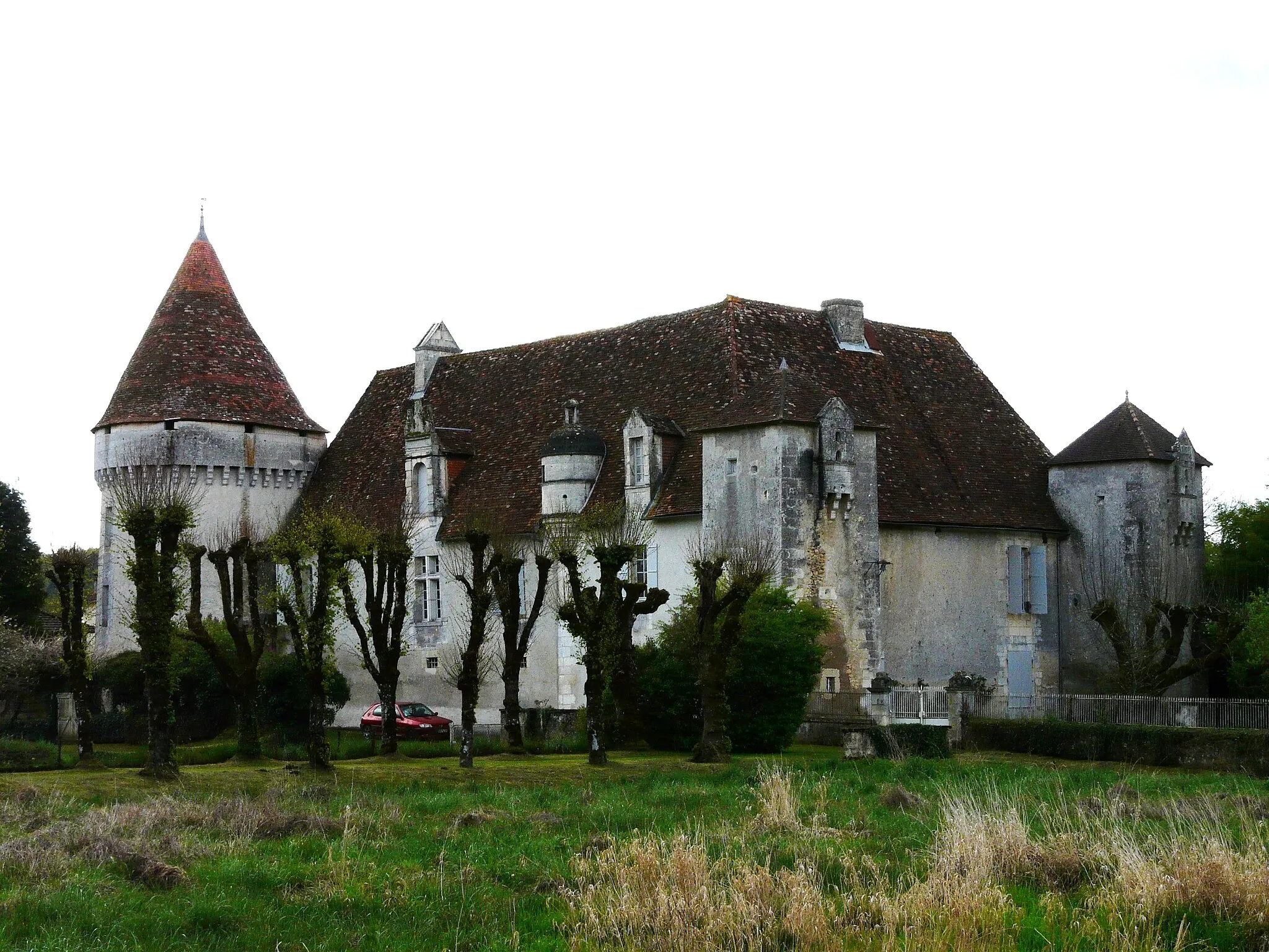 Photo showing: Le château Saulnier, Saint-Front-la-Rivière, Dordogne, France